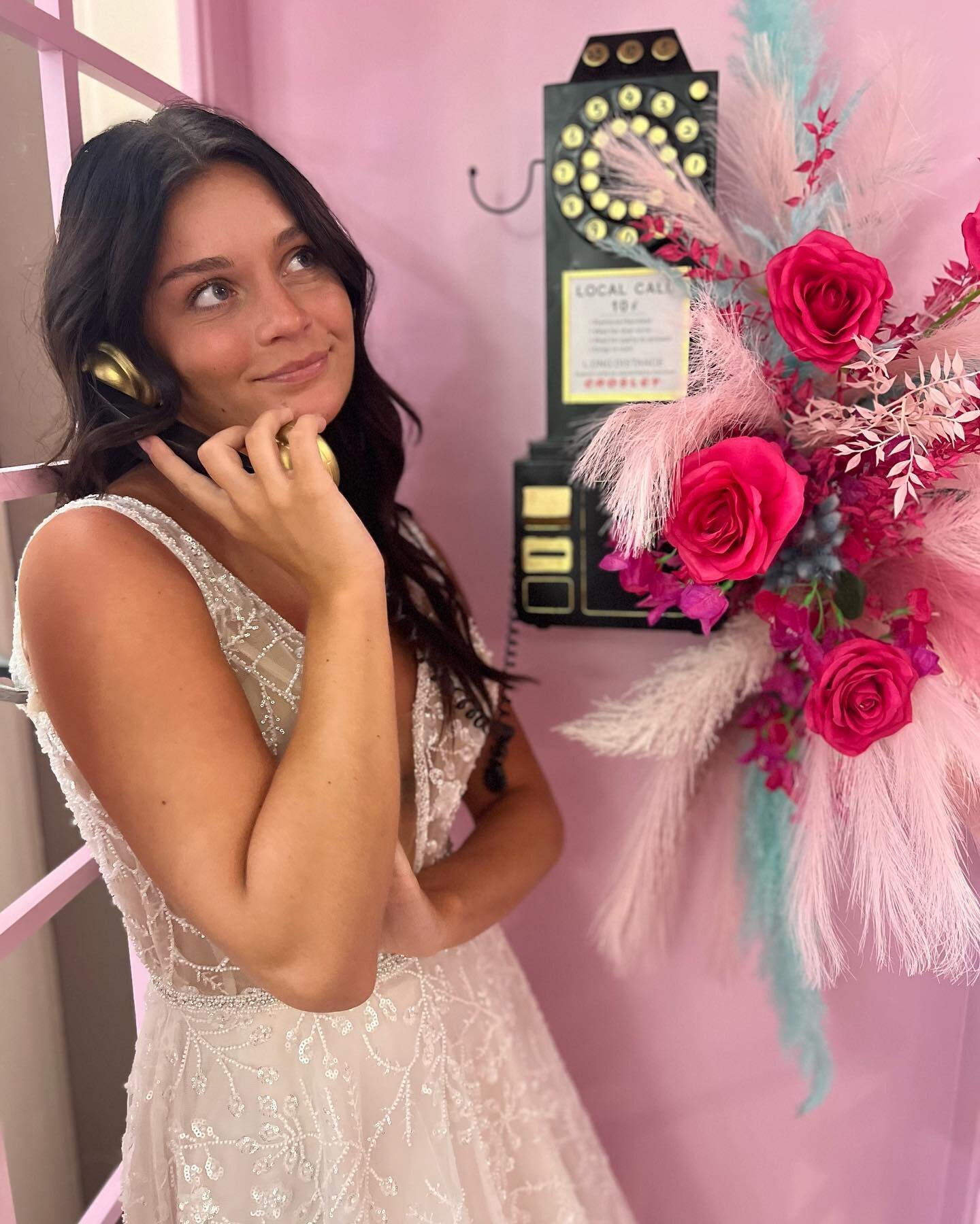 Calling in like &ldquo;girl, can I still come to your sample sale&rdquo; 😆🩷🛍️ YESSSSS thru September 24th!  Grab your best &amp; book it!  LOTS &amp; LOTS under $1000 &amp; tons of others on sale too!  LINK IN BIO 💋 #stephsbridebabe #kcsamplesale