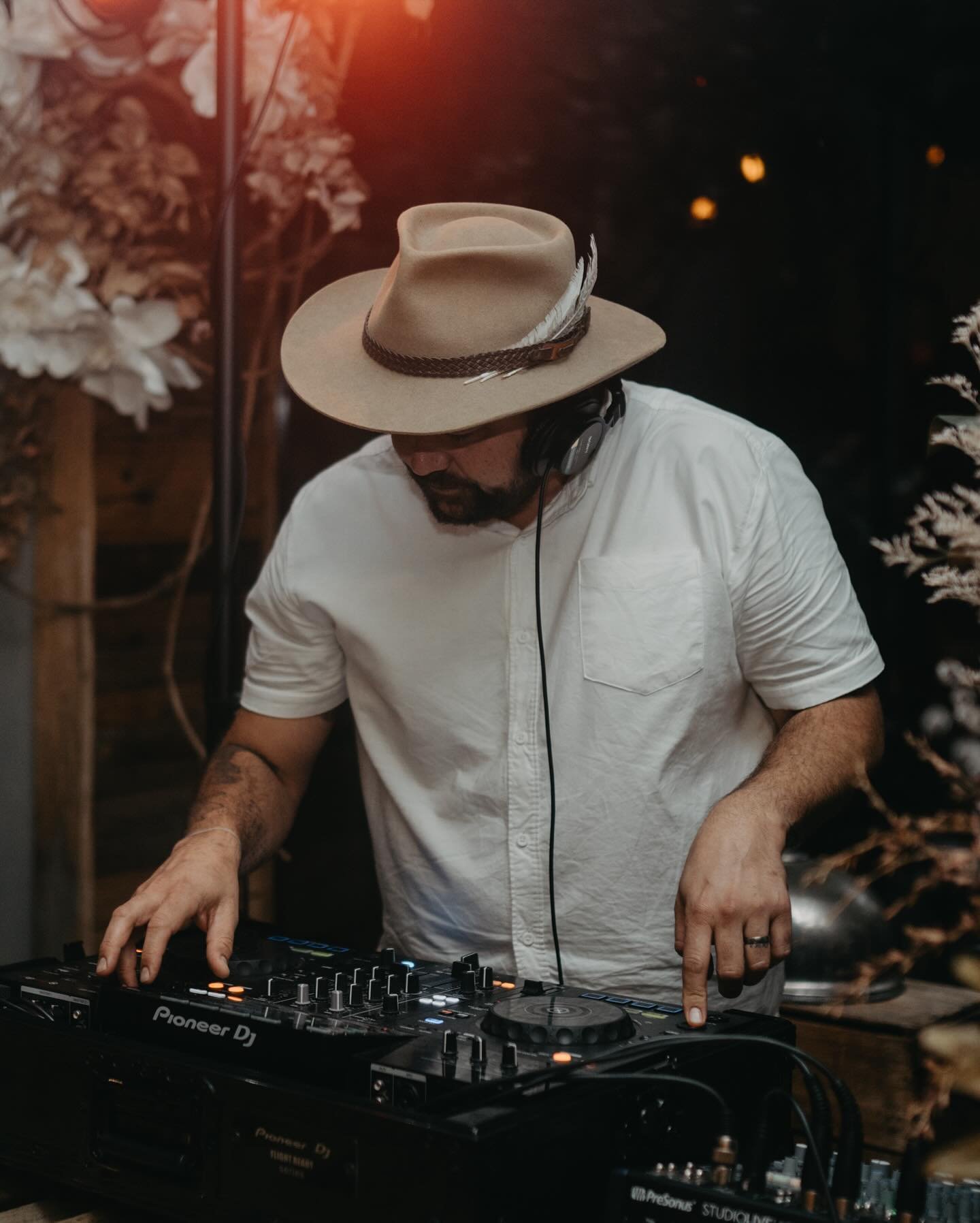 This was an absolute highlight of my year! The wedding of Amelia + Jerome at @tinkersfield in Crackenback was a fun way to celebrate love!! I also got to work alongside some amazing vendors who I now call my friends :) Thank you for the amazing words