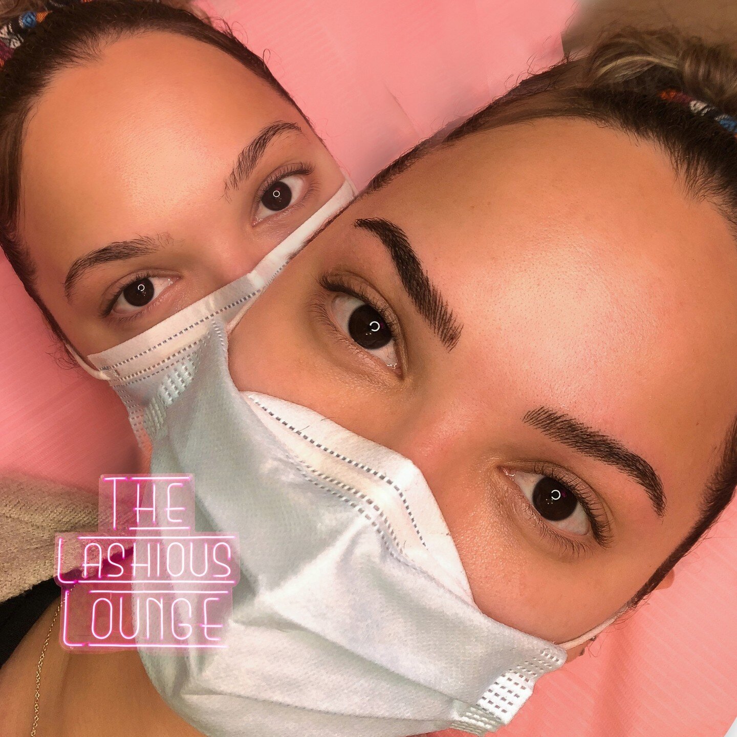 Have sparse brows and needing to fill them in? Nano machine hair strokes may be the answer for you.⁠
⁠
Swipe to see the before and after 🥰