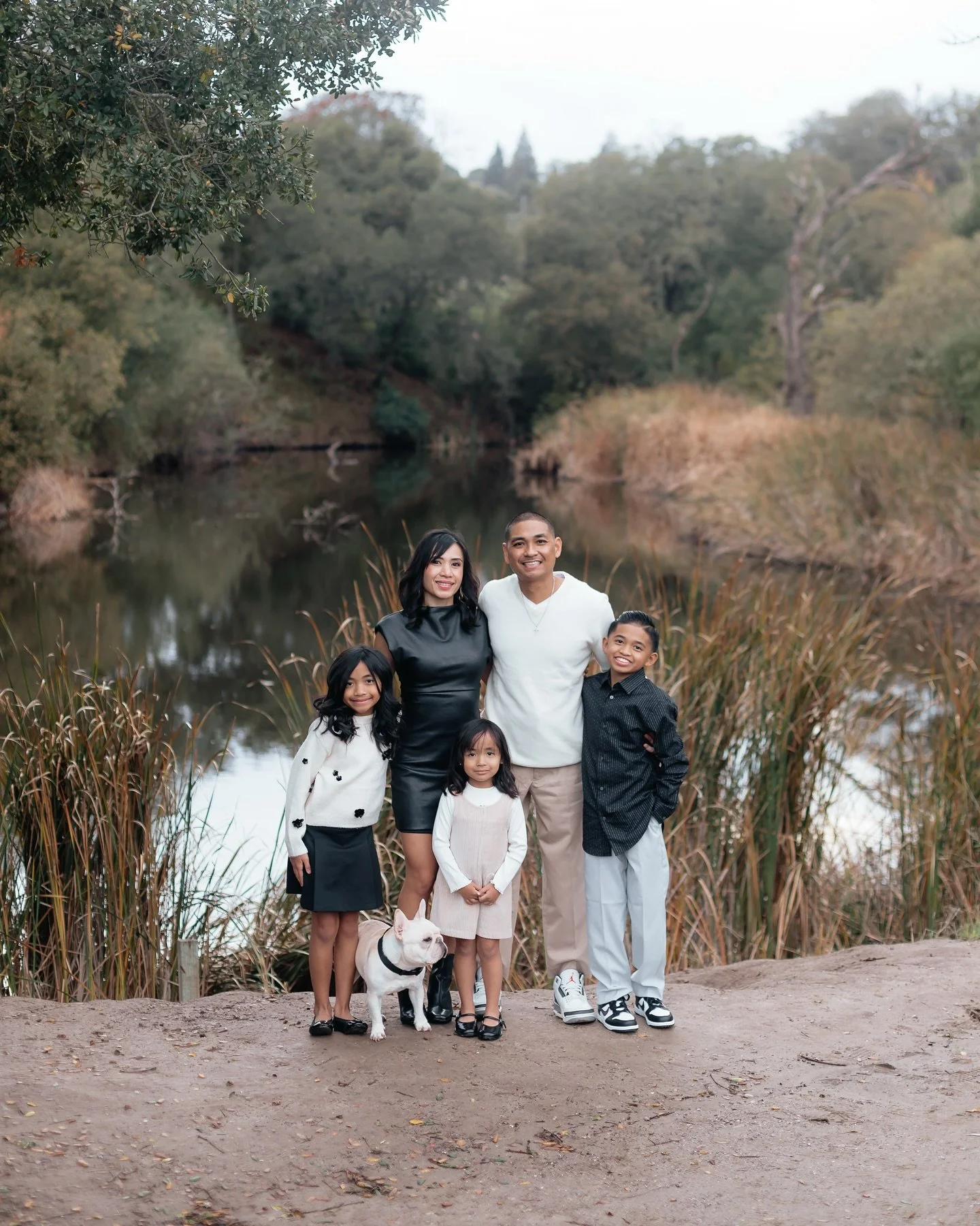 🎁⁉️How many of you took family photos this year? How many of you sent out holiday cards?

It&rsquo;s always such a great time seeing families come together dress up and take photos that they&rsquo;re going to remember every year. It&rsquo;s not alwa