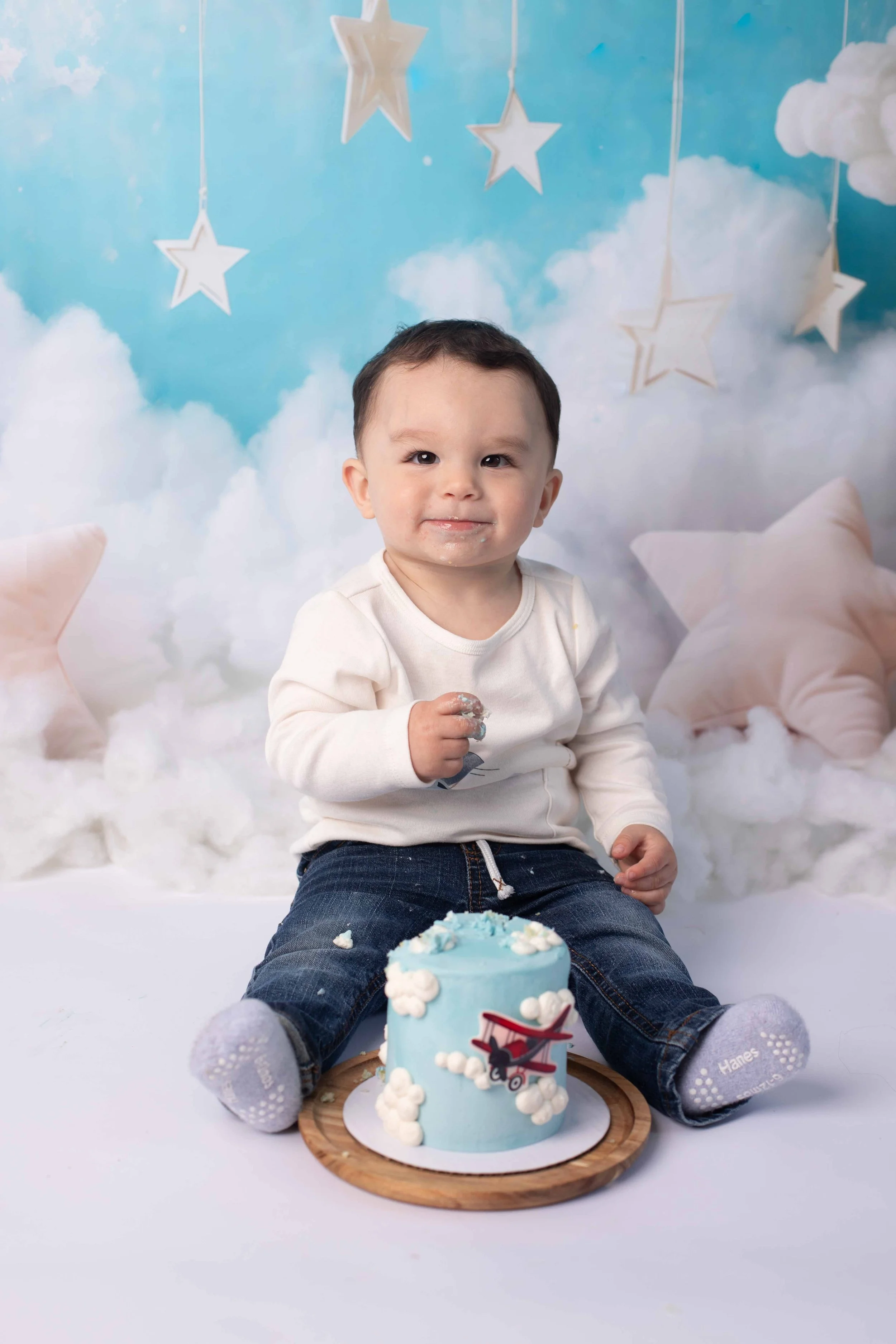 Airplane 1st Birthday Cake Smash-2.jpg