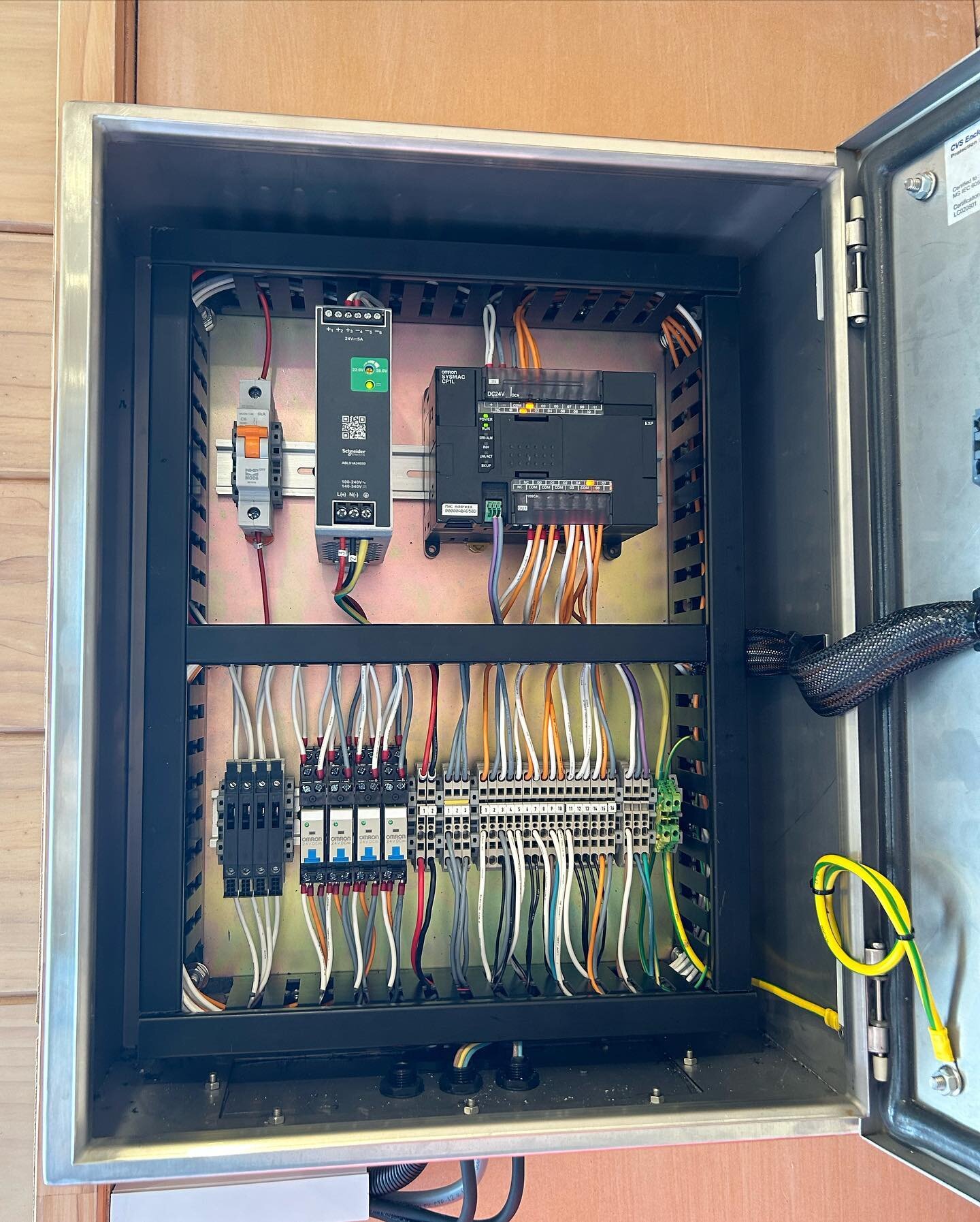 Our staff member @vancebell recently completed this tidy effluent tank discharge system. The system monitors the level of a marina waste tank via an ultrasonic level sensor, then operates an automated valve and vacuum system to discharge the tank to 