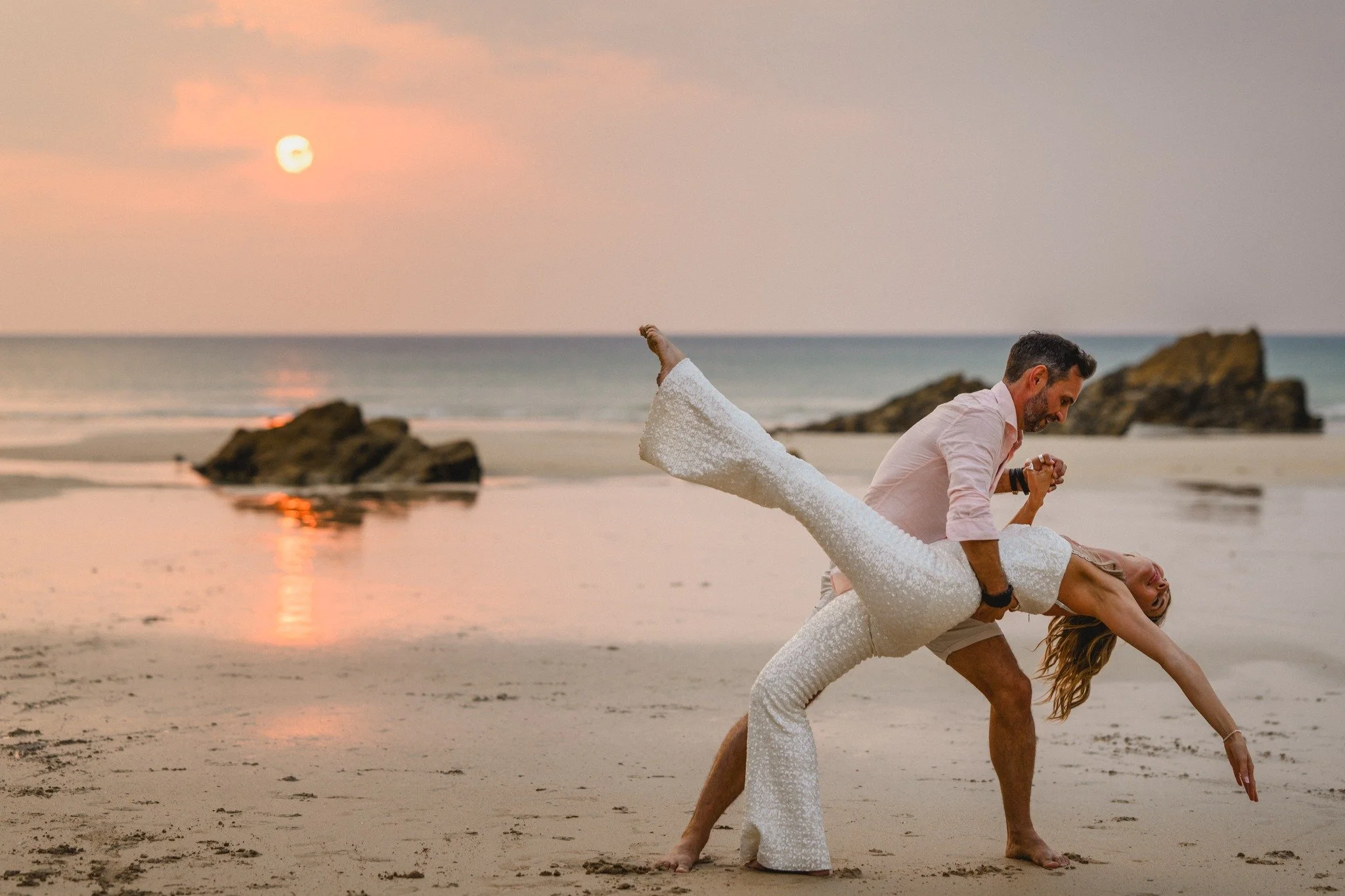 🕺 When do you actually get to thow some shapes these days?!!

Yes, heading to a wedding is about sharing the love and celebrating a love story, but it's also an excuse to dance right?

Throw off those shoes and dance like no one's watching. Sophie, 