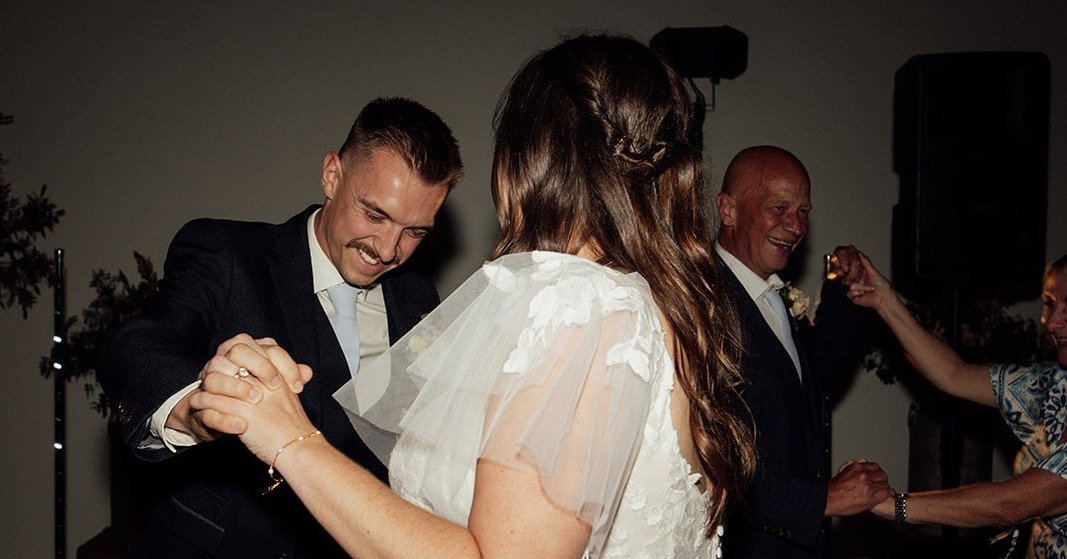 This small but perfectly formed celebration with the awesome Liam &amp; Jess at @camelstudio1 this summer had all the joy!

📸 @katiegoffphoto 

#musicformusiclovers #weddingdjcornwall