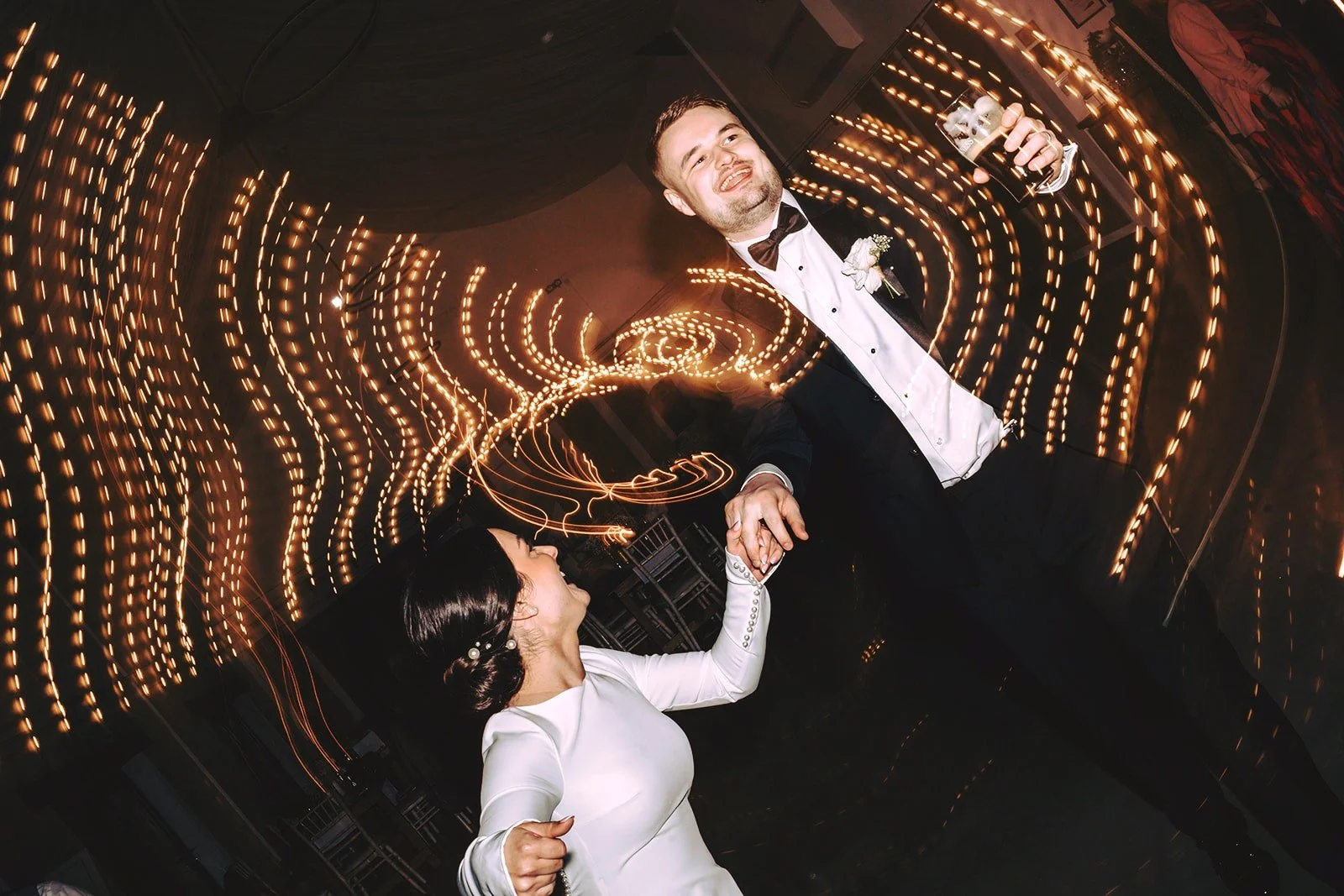 Dancefloor energy for these two lovers at @pengellyweddings last summer! 😇🕺

#musicformusiclovers 

📸 @idofilmandphotos