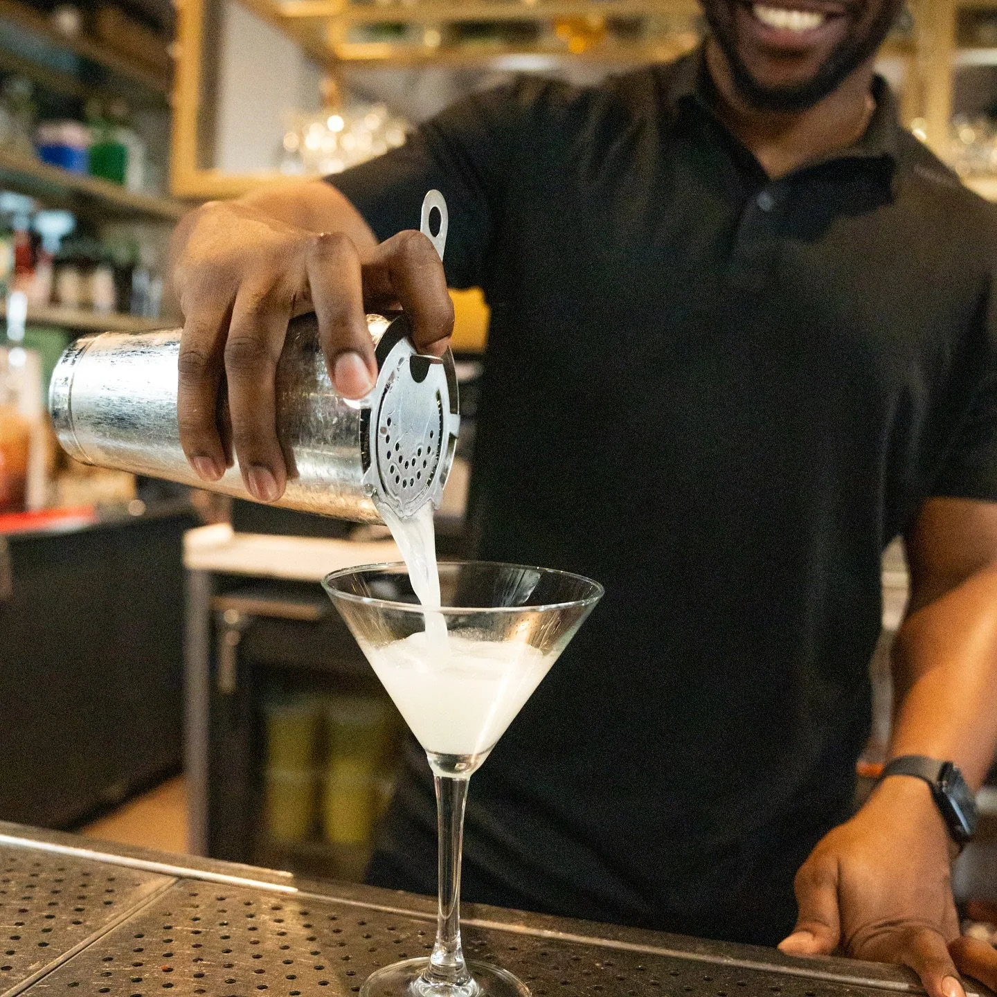it is the WEEKEND Y&rsquo;ALL! ✨🤍🍸🥩 Seven Doors is the perfect place to spend it 😌 Happy hour begins at 3pm today and runs until 6:30pm!  Reserve your plans online with us today!