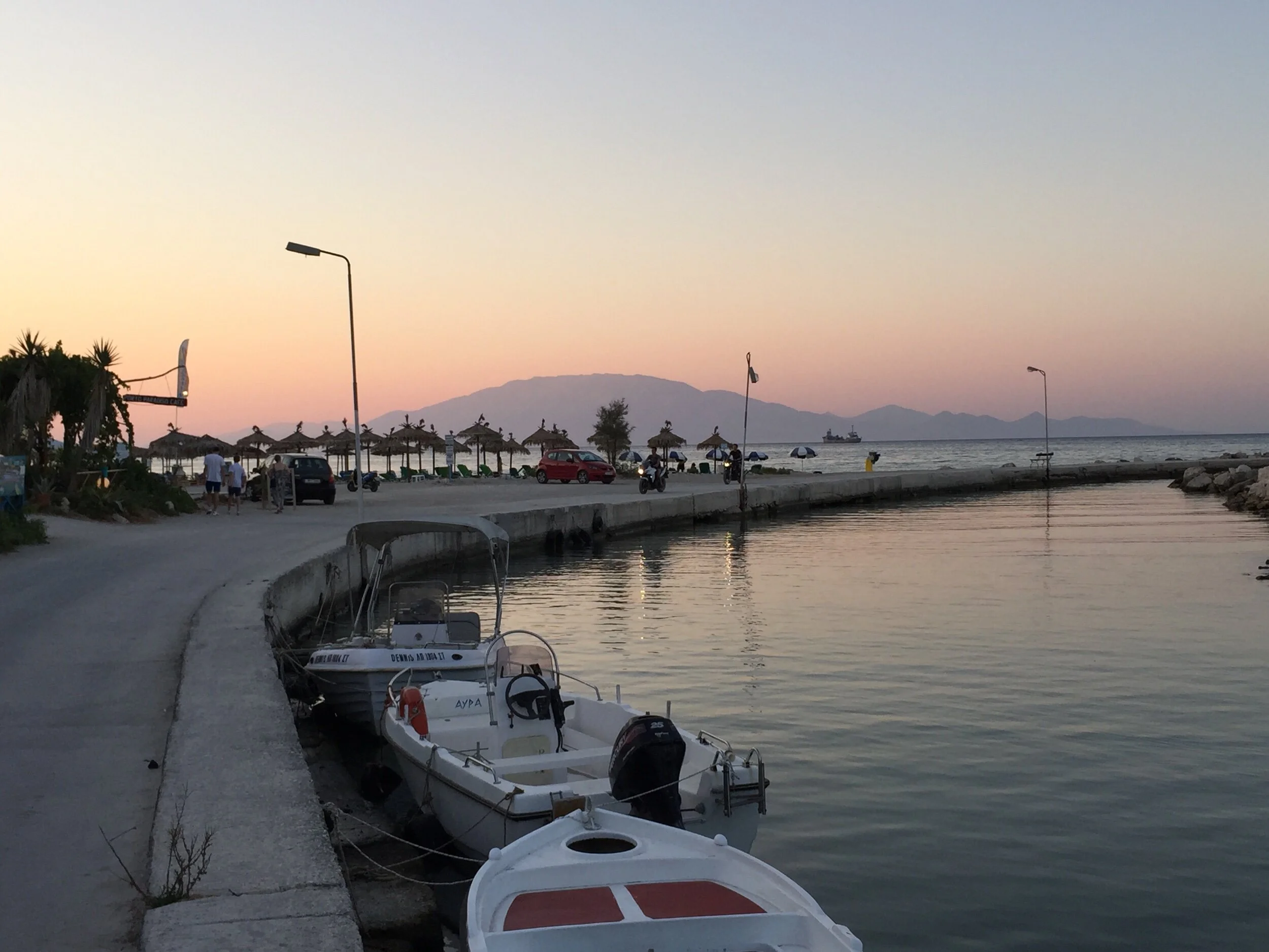 Alykes - chill at the Buca Bar