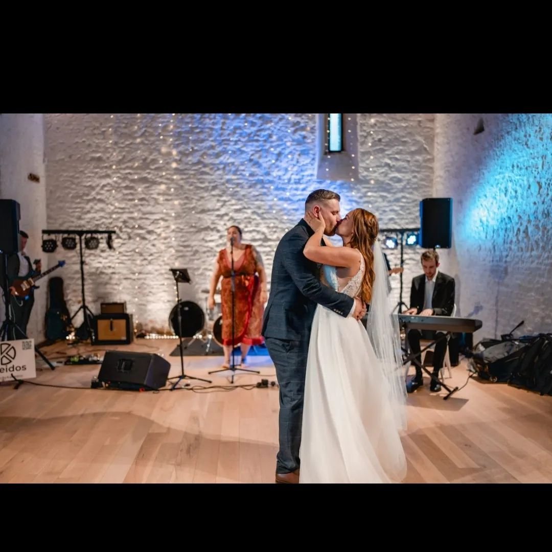 💍🤍 A moment that lasts forever.

Sharing the magic of love during these special first dance moments. We'd love to hear from you if you're seafchfor your wedding entertainment. DM us today! 💒🔔

#Kaleidos #KaleidosLive #KaleidosMusic #WeddingEnchan
