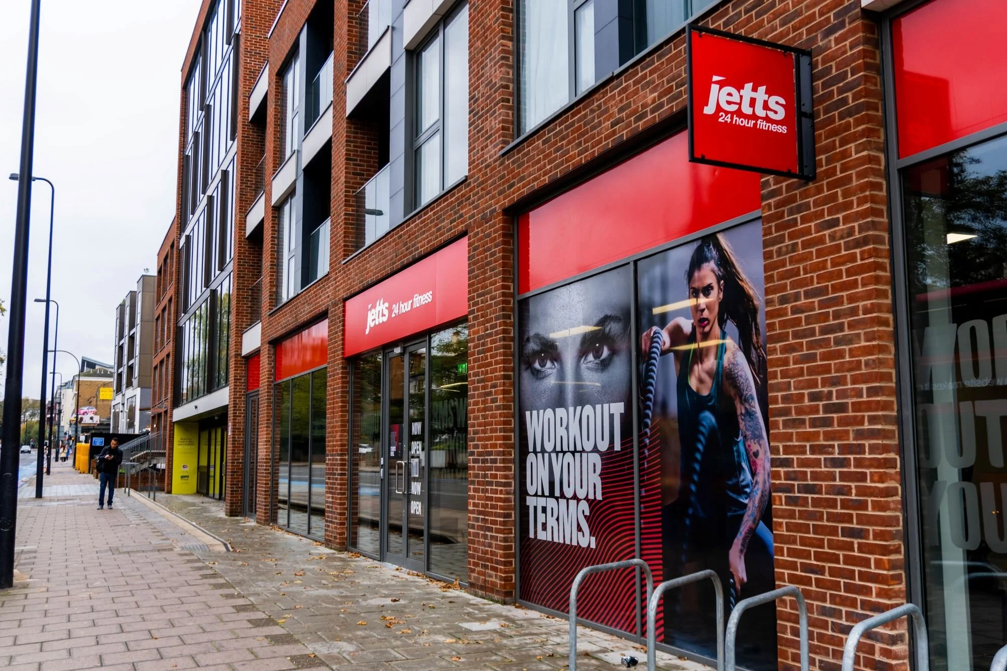 VIEW THE GYM Jetts Clapham Road