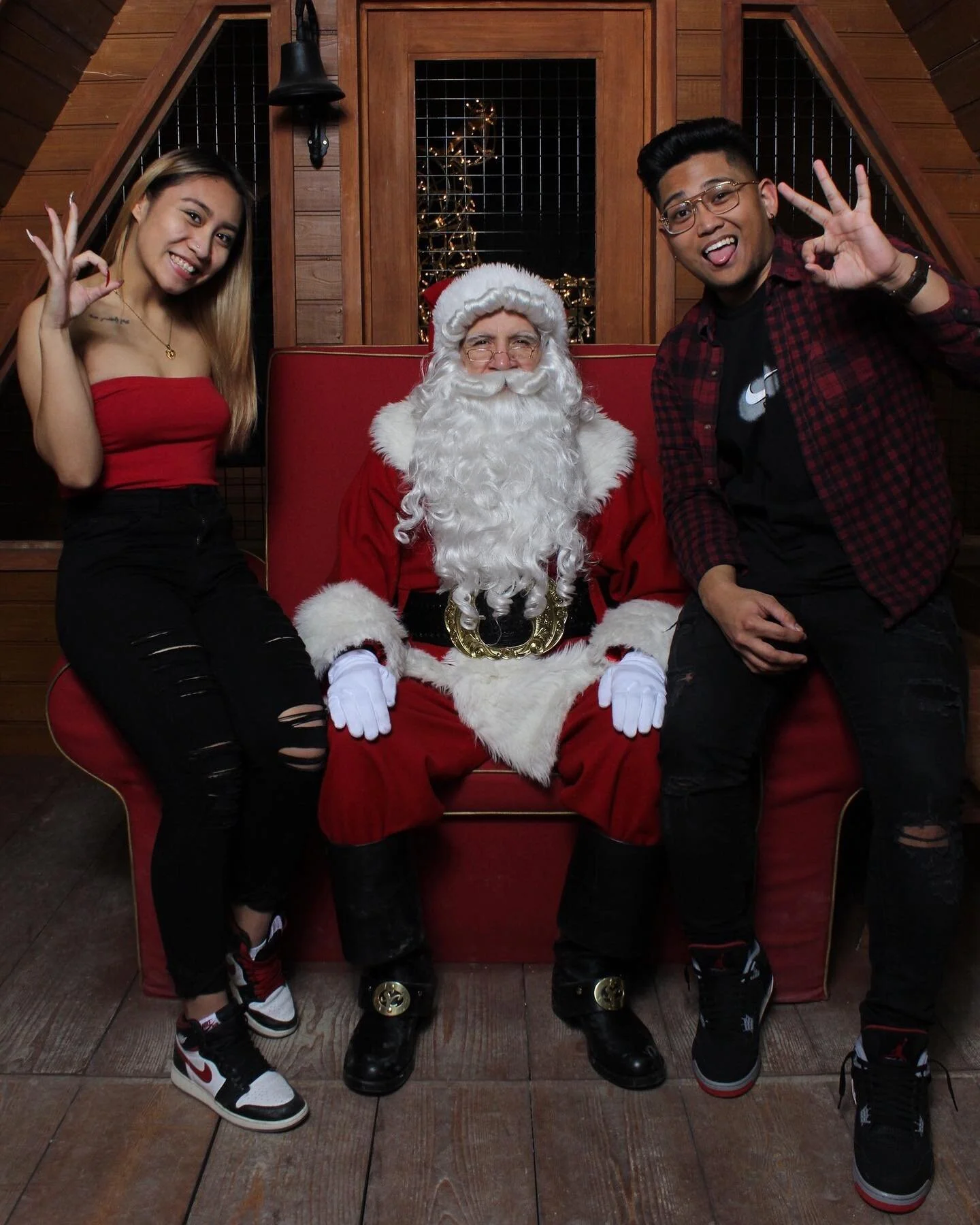 From waiting for Santa to drop presents under the tree to giving his beard a shape up for Christmas. 🎅🏼👌🏽 Merry Christmas and Happy Holidays from Jada and I! 🎄❤️