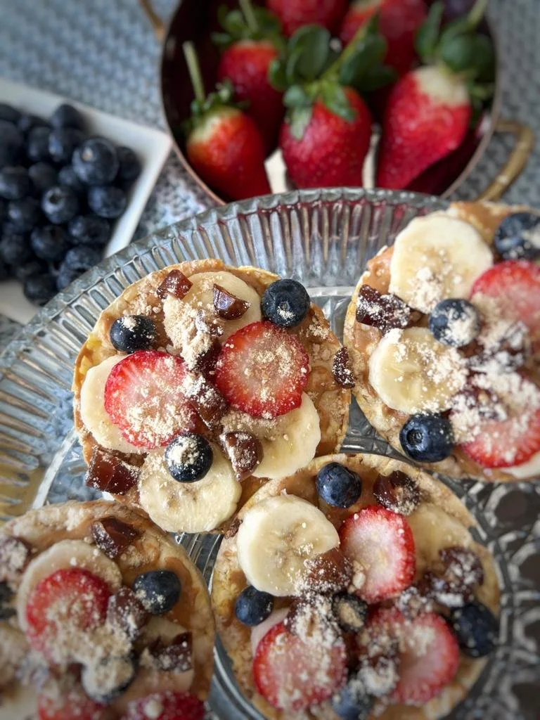 AD- Tostadas de Maíz con Mantequilla de Mani