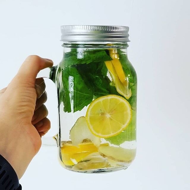 We love some good #gingerwater 💛

Upgrate your water by adding few slices of lemon, ginger and few mint leaves. Cool it down! 💦 @fednfitgirl .
.
.
.
#waterislife #drinks🍹 #drinkwater #drinkmorewater #drinkin #lemonwater #gingertea #healthyalternat