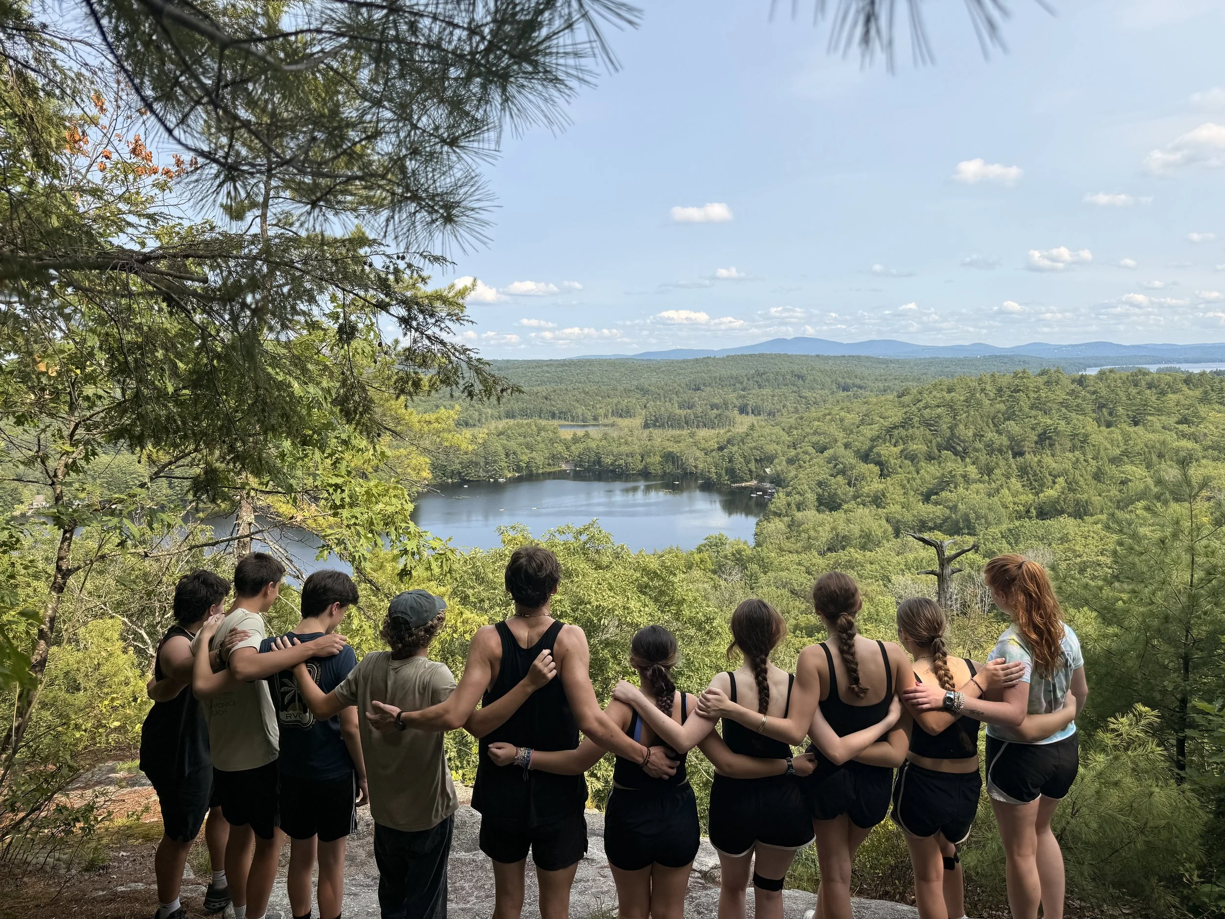 2026RunningCampTripGroupPhotoHikeIMG_9659-X5.jpg
