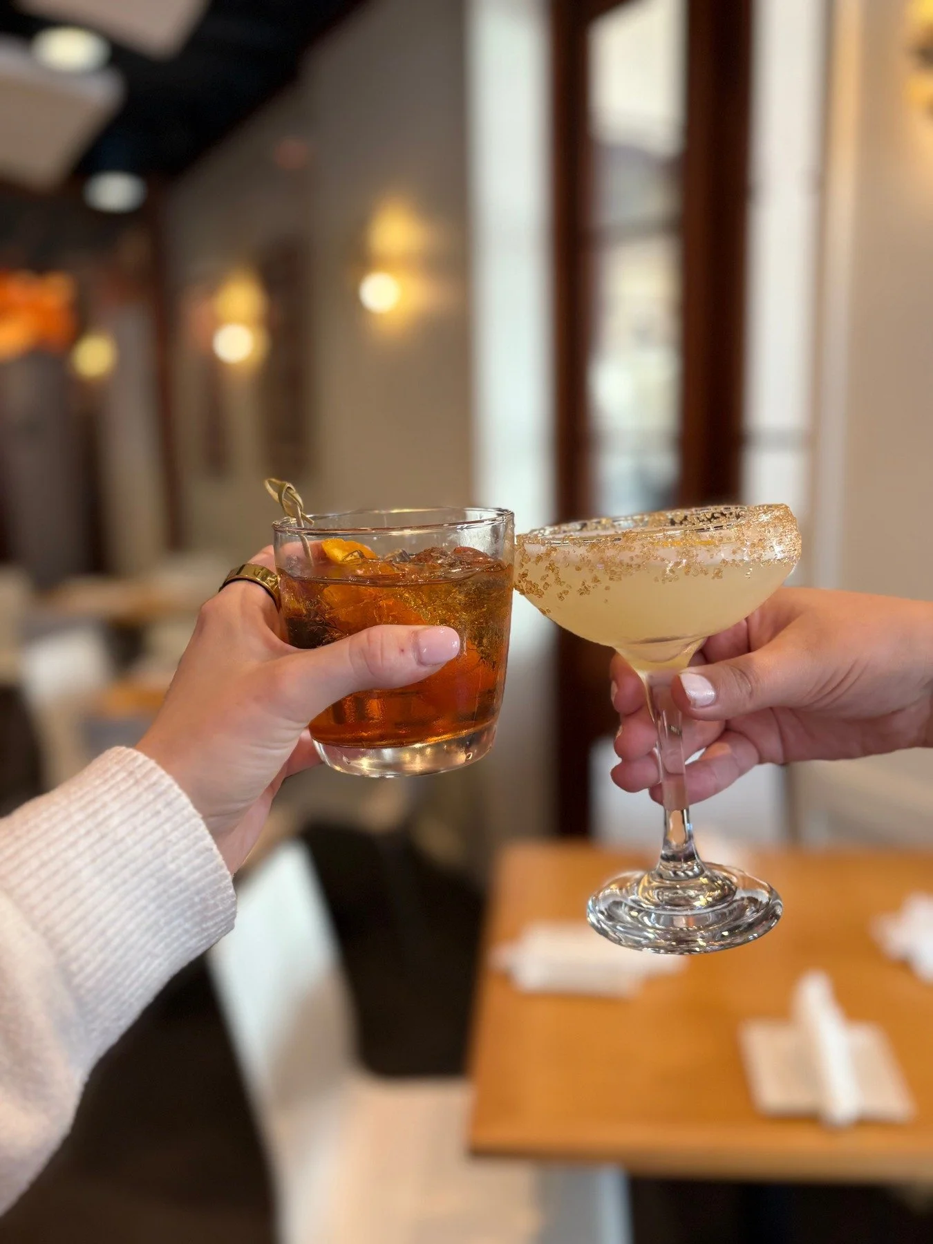 It's cocktail o'clock 🥂