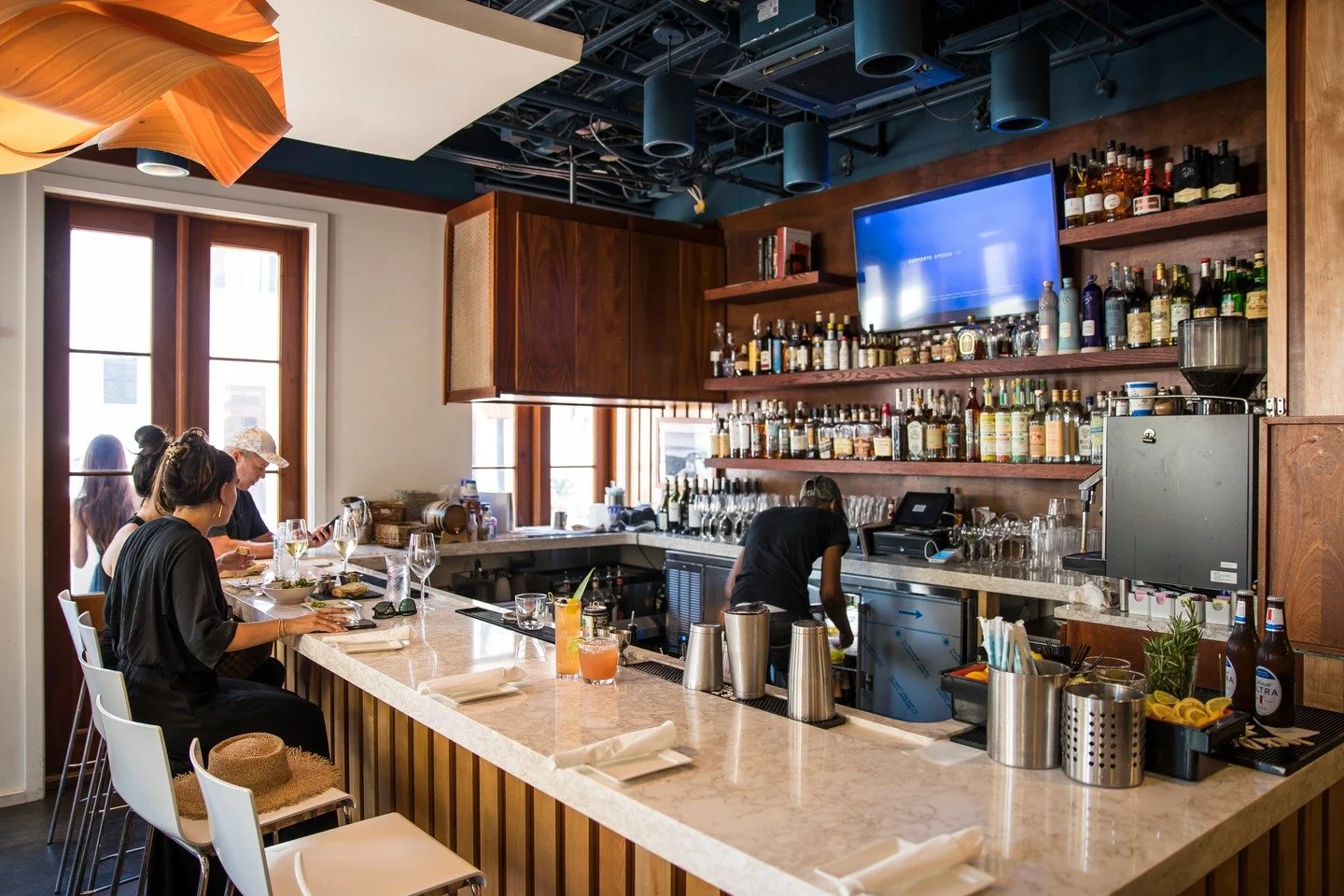 Saturdays call for a cocktail! Grab a seat at our bar this evening 🍸