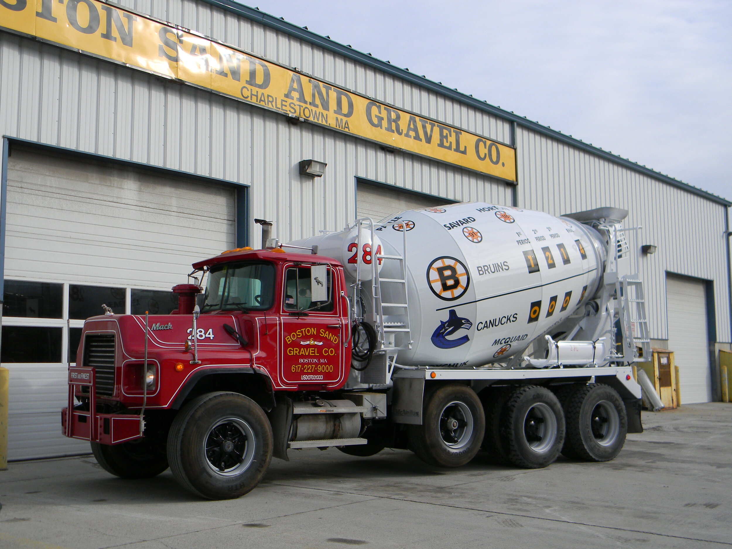 Bruins truck at garage DSCN0242.JPG