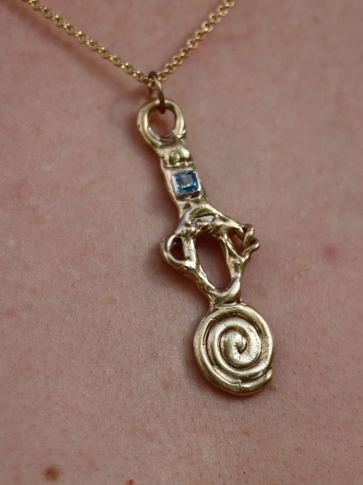 Sardi Vase Pendant