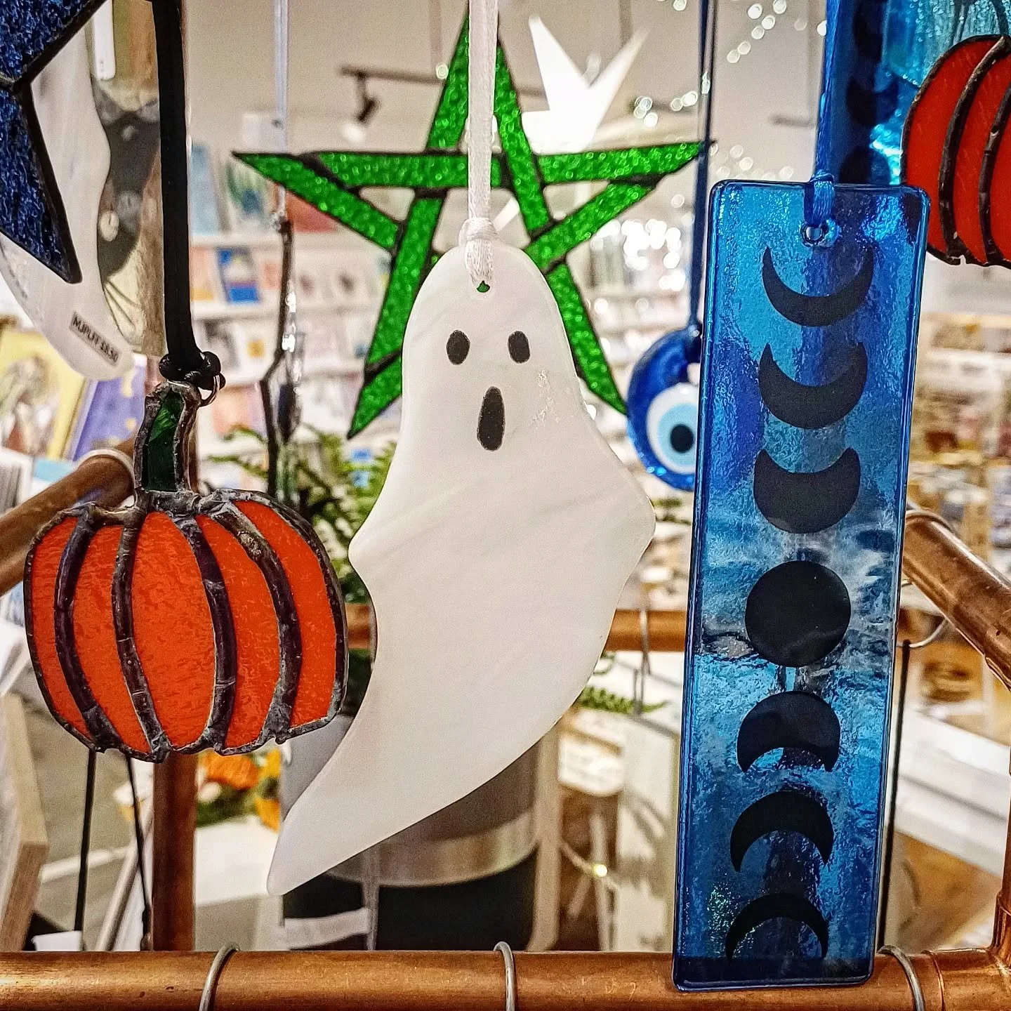 Feeling spooky today... 🎃🔮👻

@mjpglass
@artnglassram

#gandystreetexeter 
#exetercreatives 
#exeterindependent 
#stainedglassart 
#fusedglassart 
#shopindependent