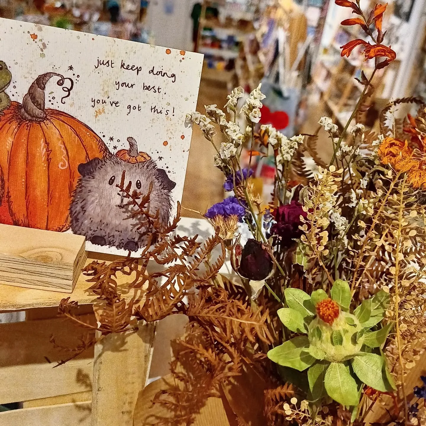 Autumn colours 🧡💚

@maiirvineart @poppies.in.her.hands