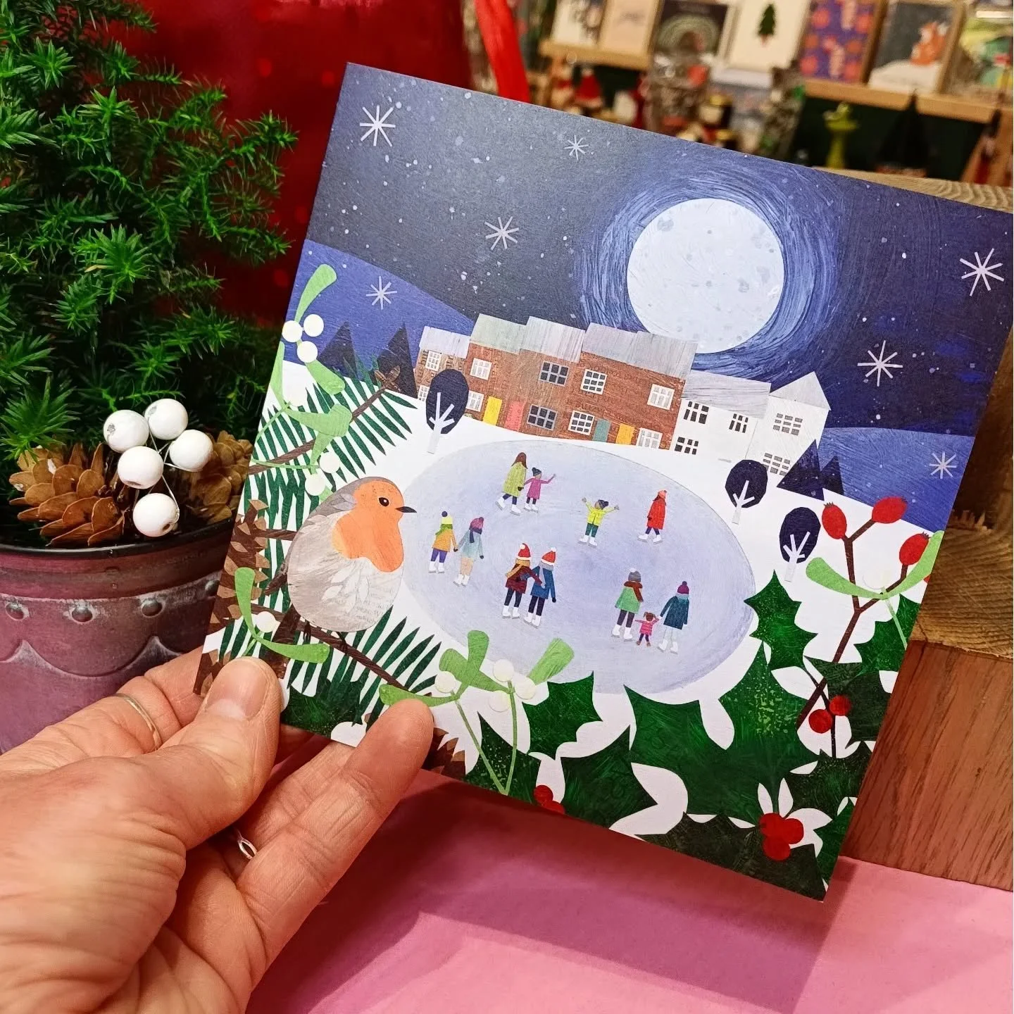 In love with this new design from @plantpaperscissors 😀🤗

#independentartist 
#independentshop 
#exetercreatives 
#exeterindependent 
#gandystreetexeter 
#exeterphoenix 
#makermartexeter 
#xmascards