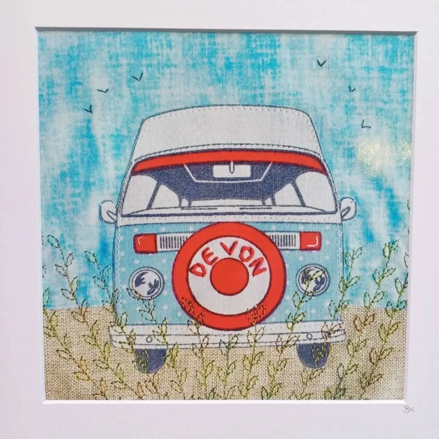 If you love Devon give us a whoop whoop!! Blue skies are coming, and this print is our inspiration of the day 🌞

@becks_on_the_beach is a textile artist from Devon. She uses applique and embroidery to create original artworks, all themed and inspire