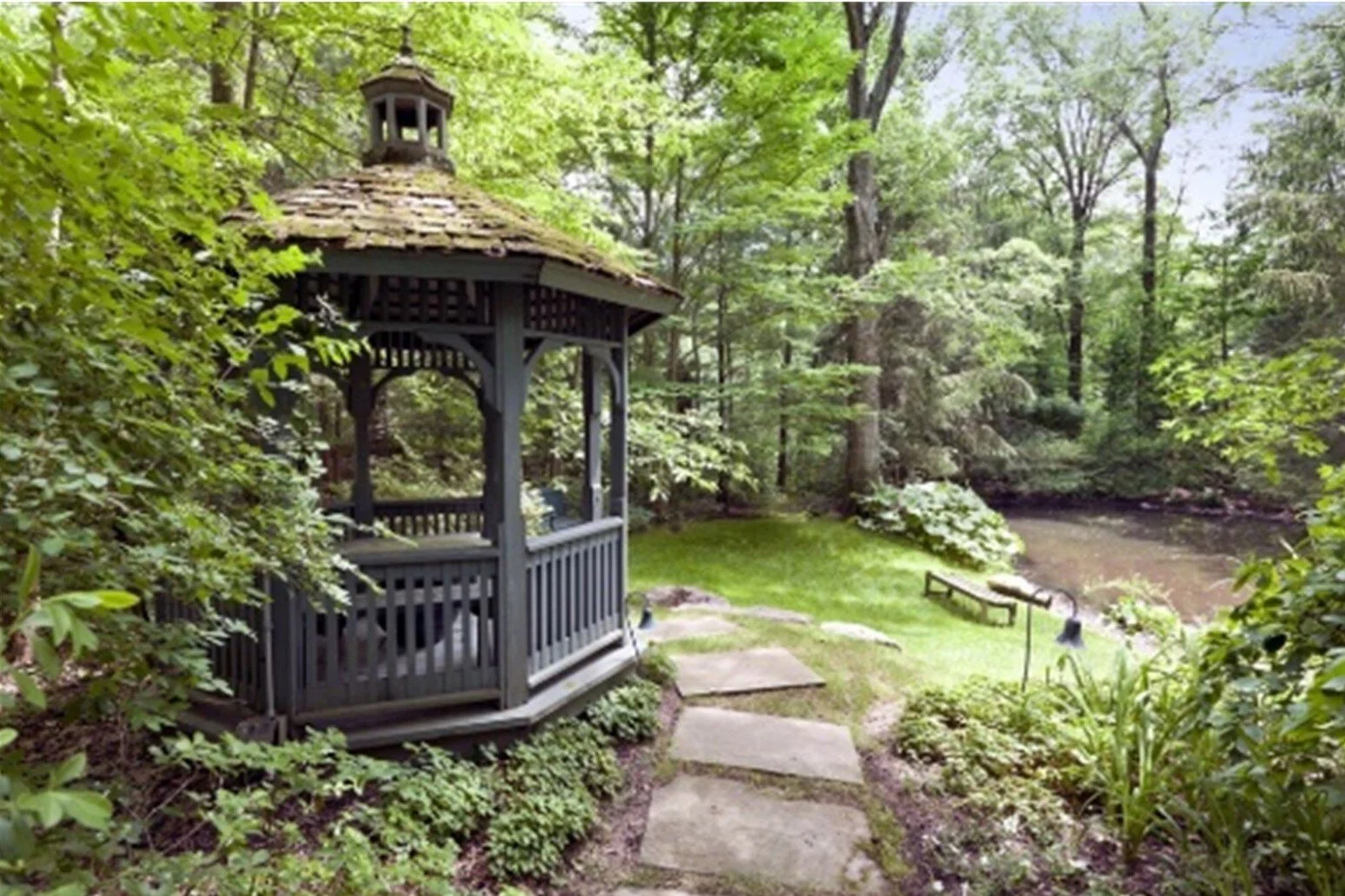 Slide10 - 4MP Web.jpg