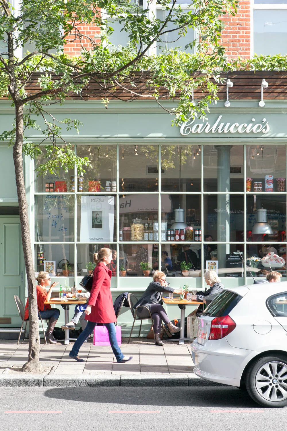 Angel Gil Islington Square London Upper Street 309.jpg