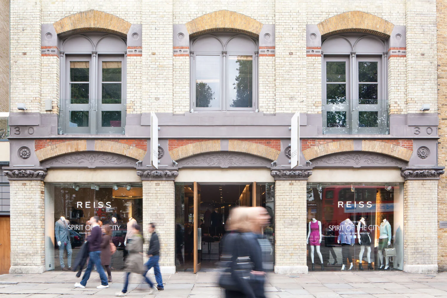 Angel Gil Islington Square London Upper Street 464.jpg