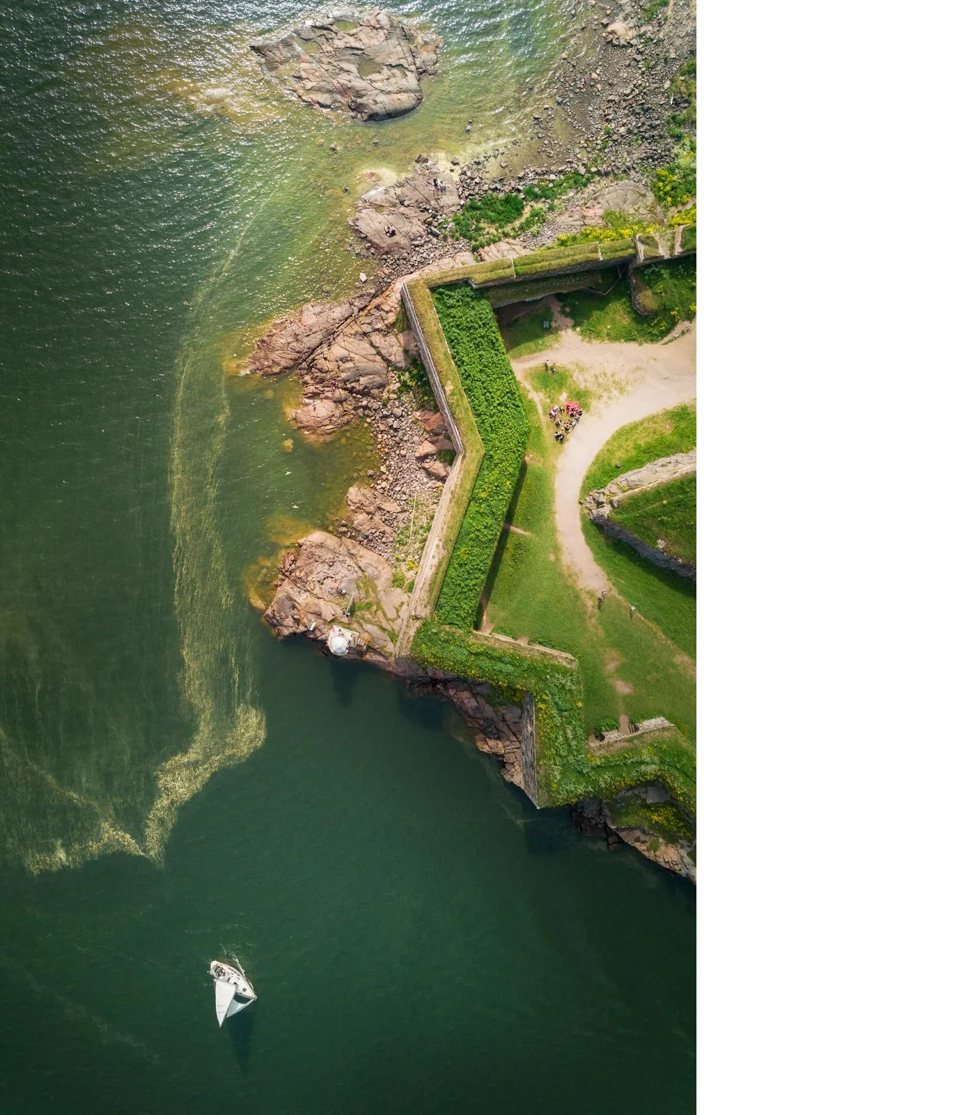 Angel Gil Finland Helsinki Suomenlinna Aerial observation 20170617 008013E.jpg
