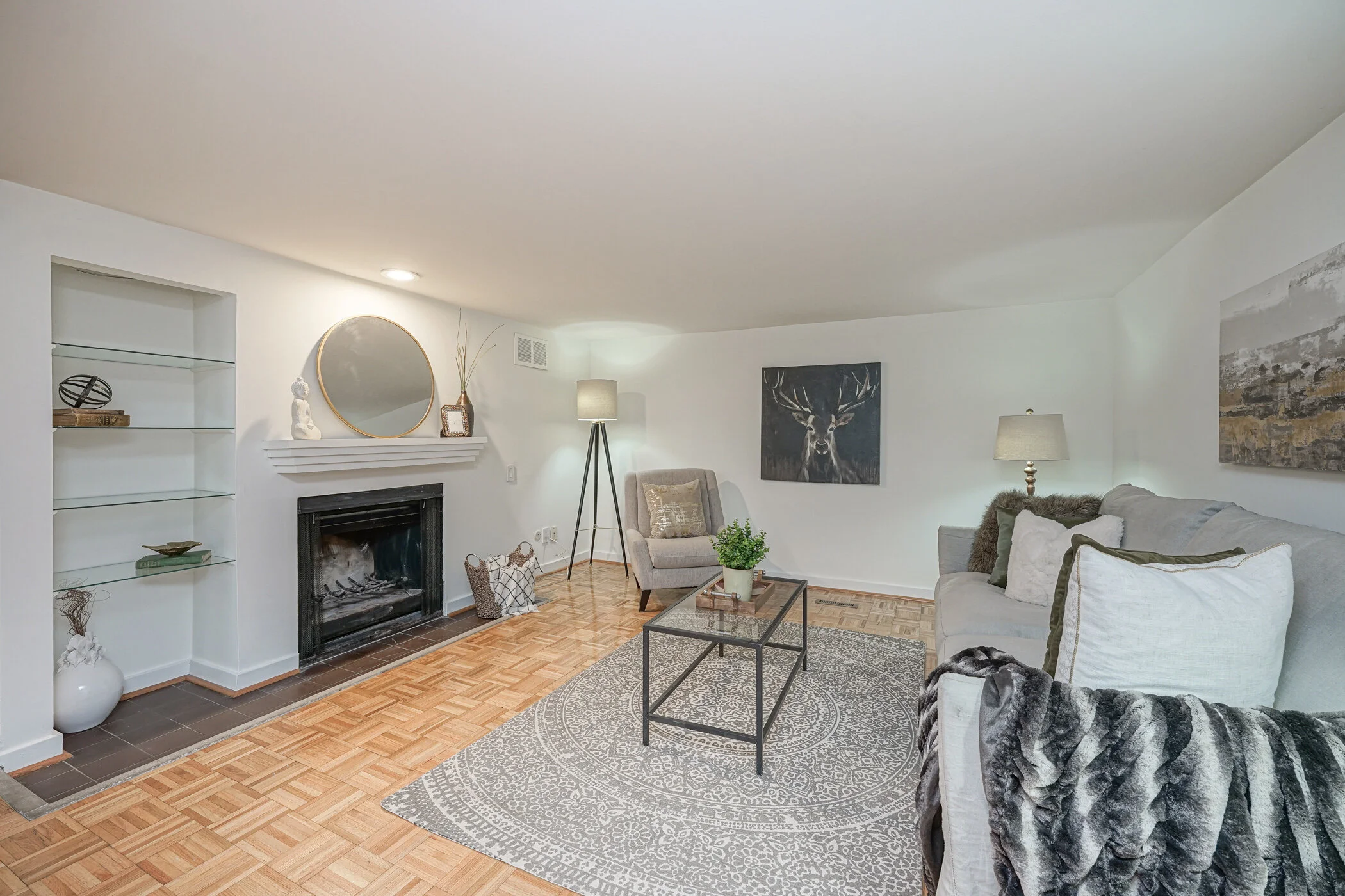 Just Sold in Washington Square West - 828 Lombard St. #B