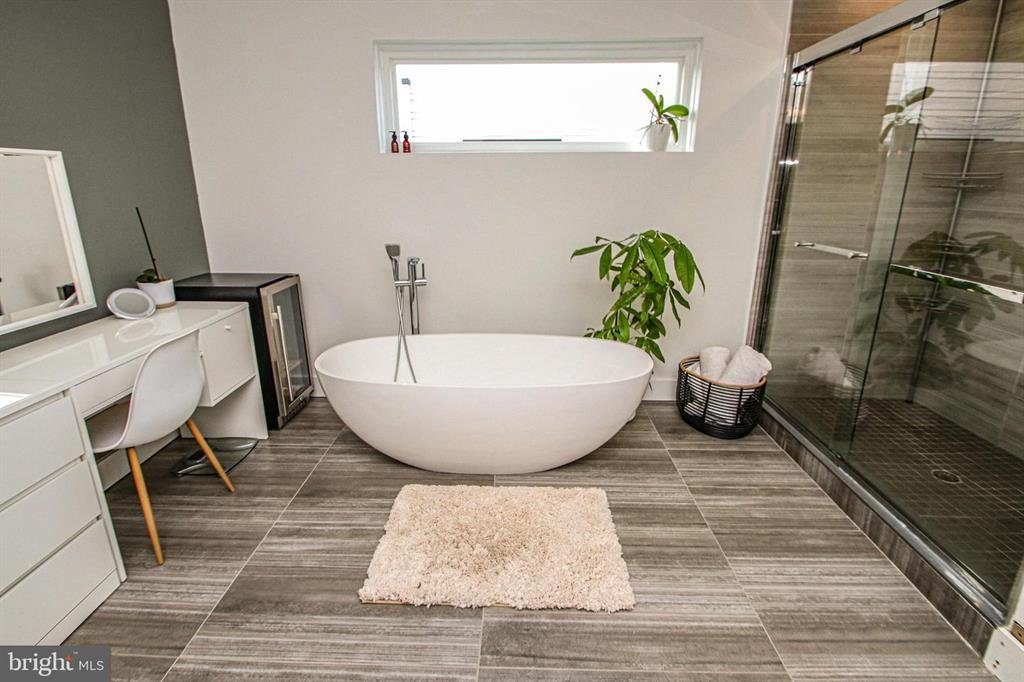 master bath 1.jpg