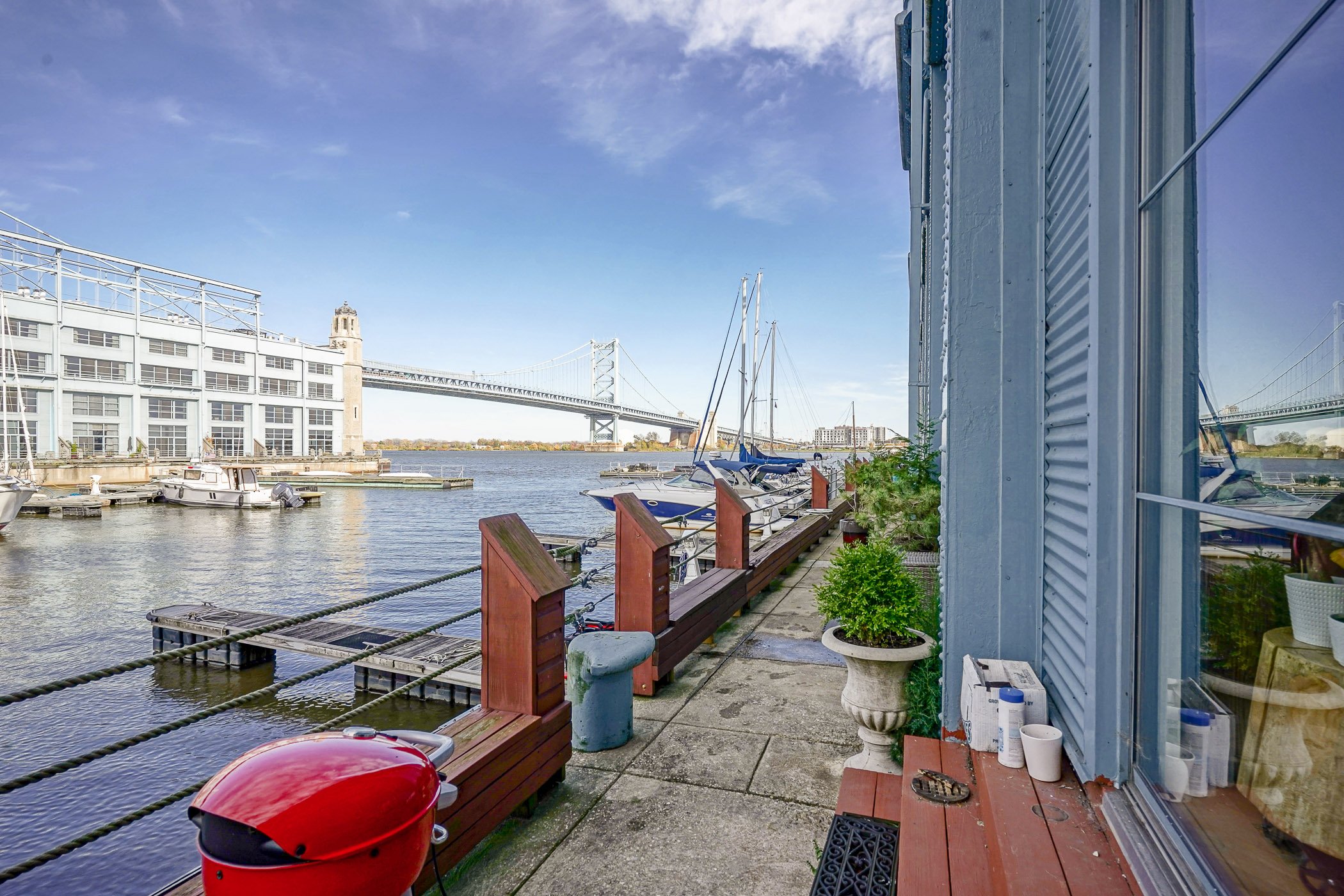 For Rent: Waterfront 2-Bedroom with Massive Deck and Garage Parking at&nbsp;Pier&nbsp;3&nbsp;Condos