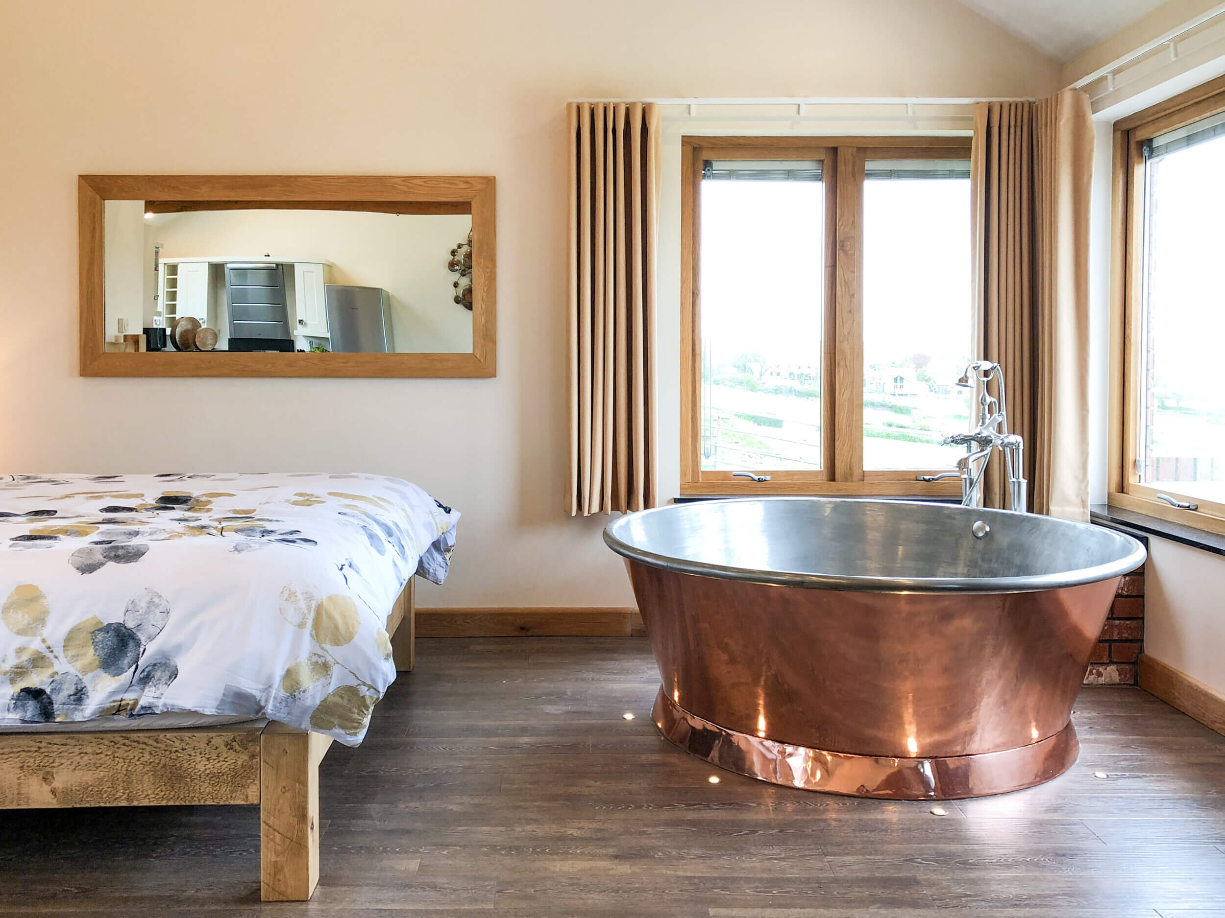 Round copper air-spa bath