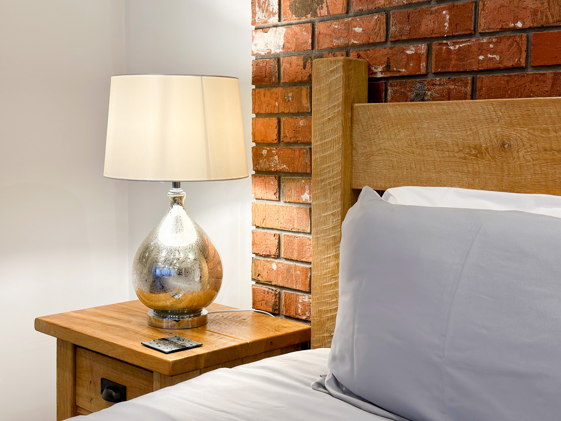 Bedside table lamp in Shooting Star