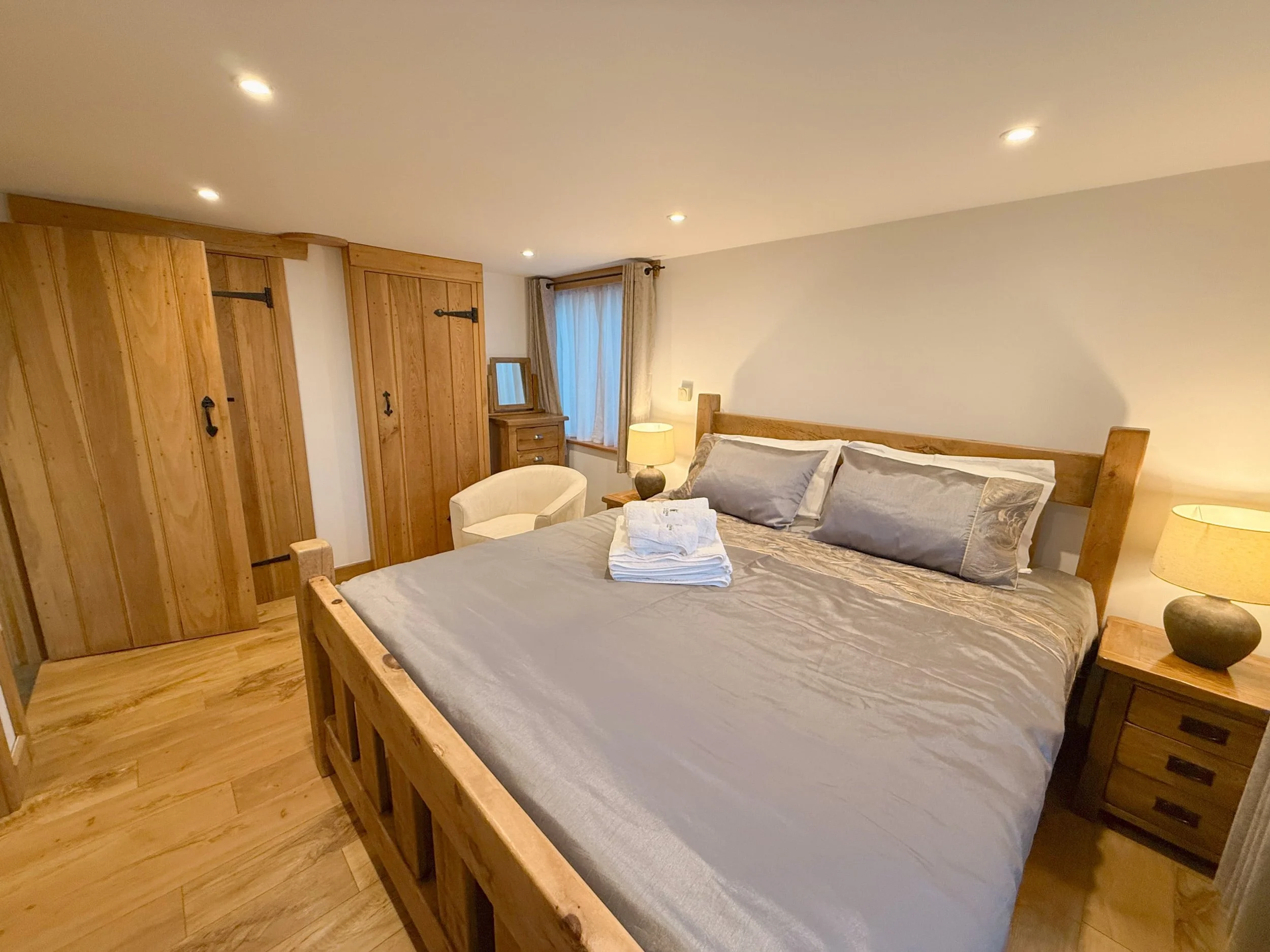 Plank super-king bed