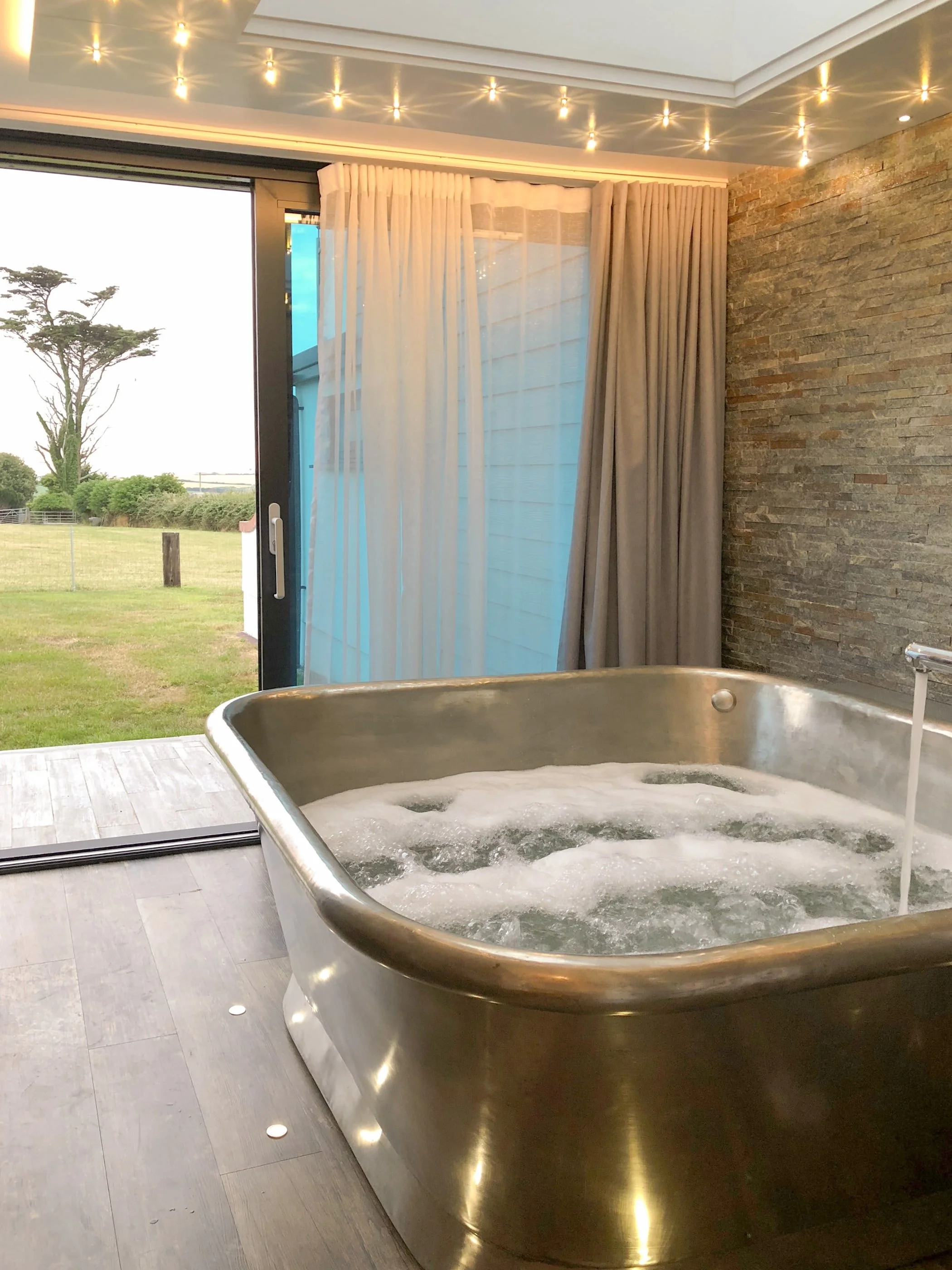 Tin air-spa bath tub for two