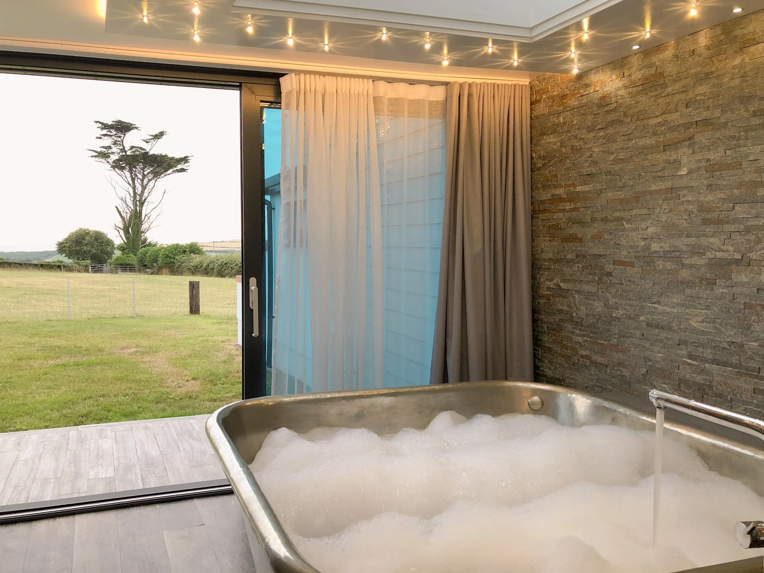 Bubble bath with star lighting above