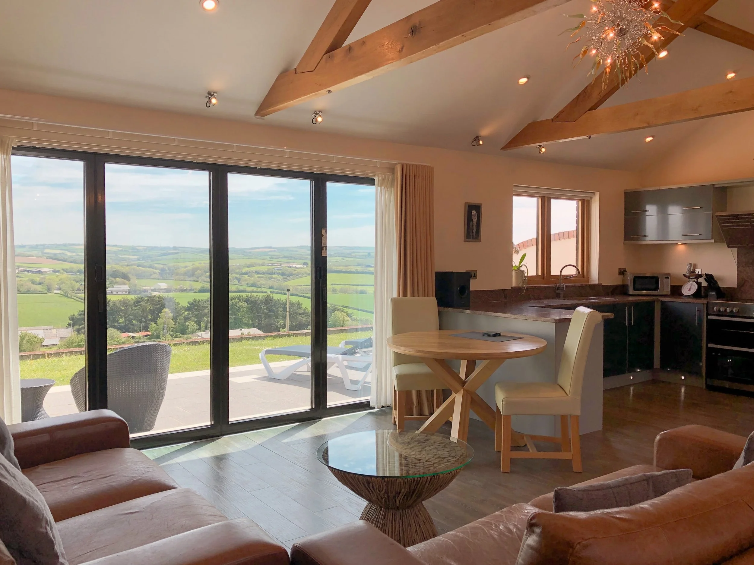 Living and dining area for two in Milky Way