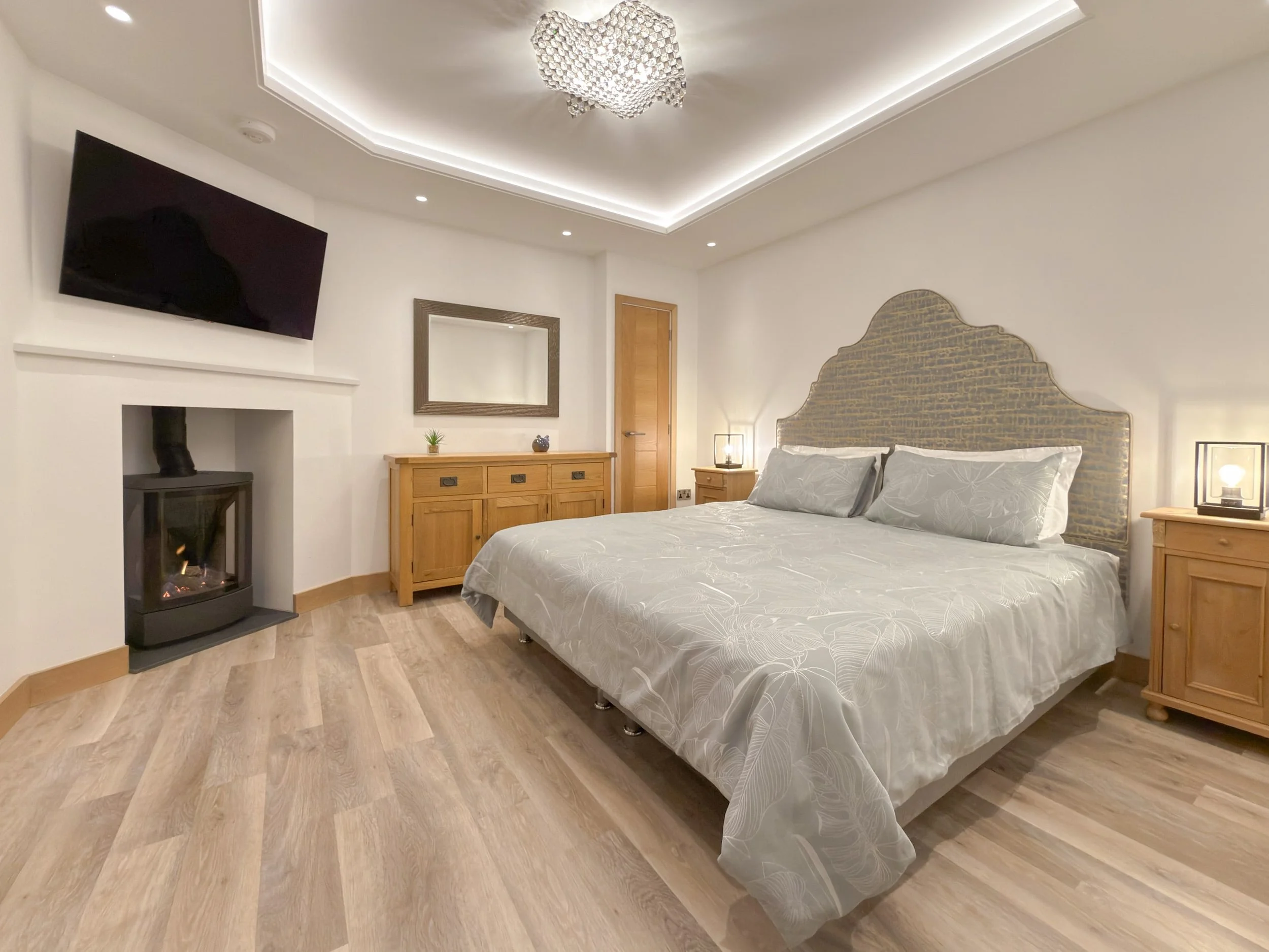 Super king bed with memory foam mattress