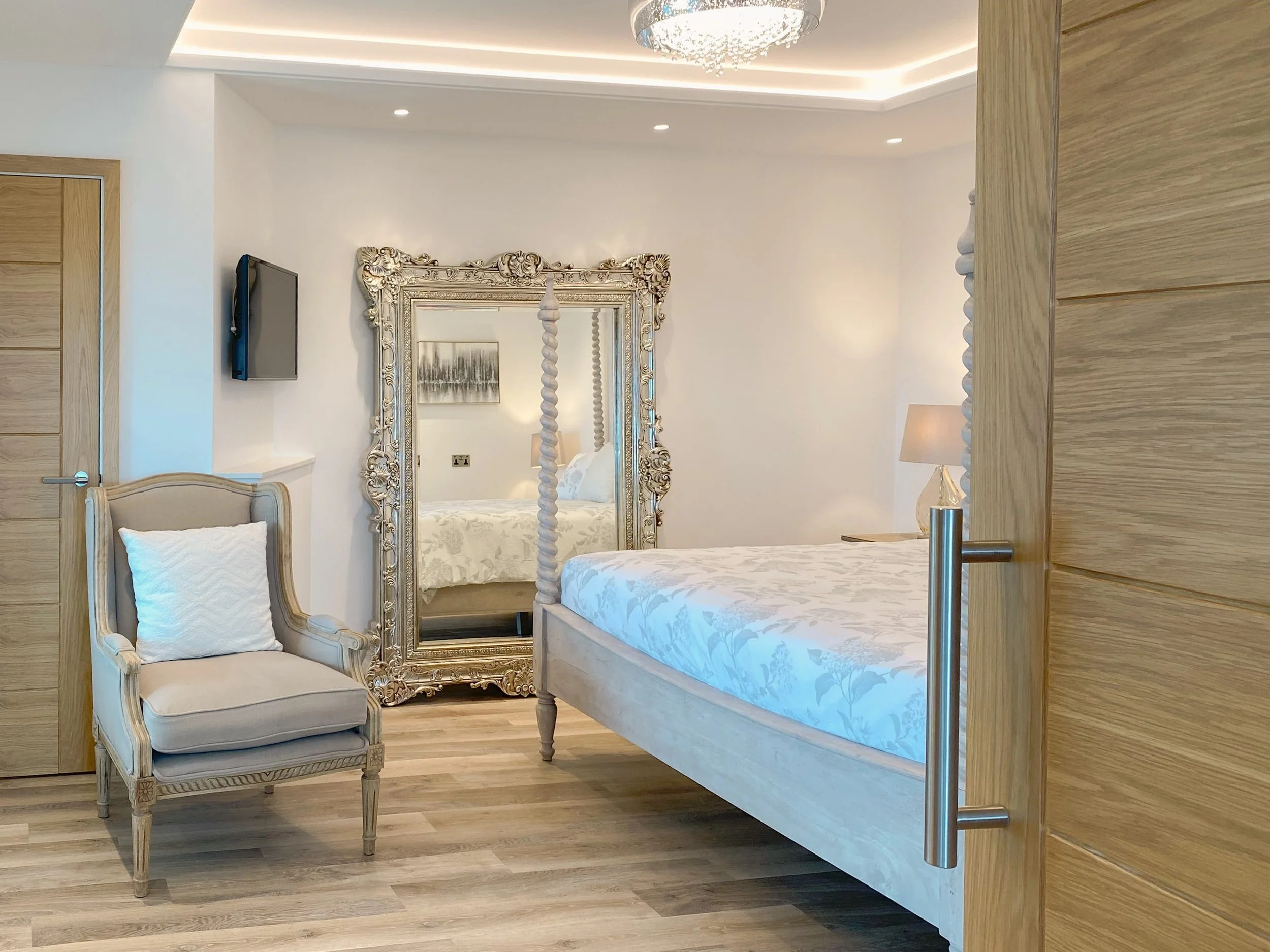 The View bedroom with super-king four poster