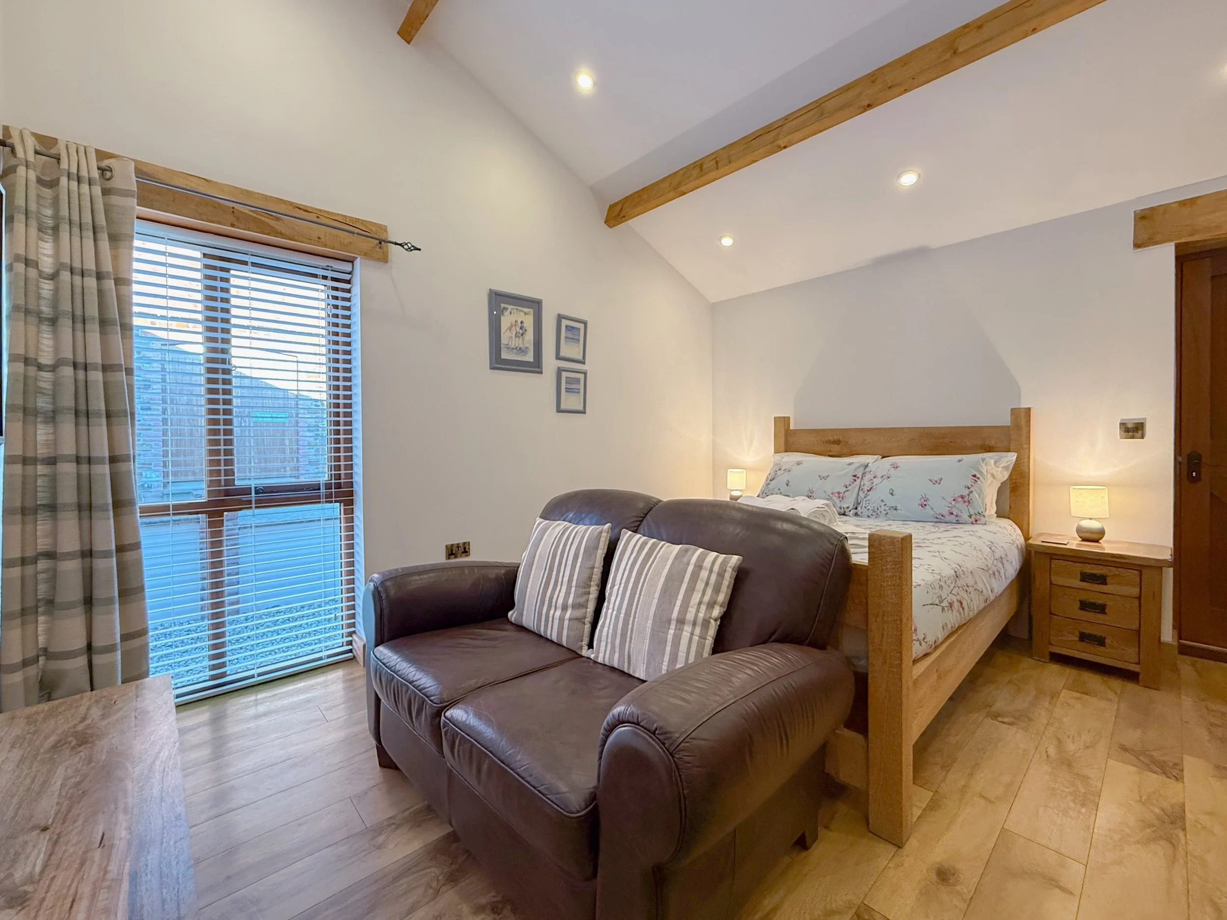 Open plan bedsit accommodation