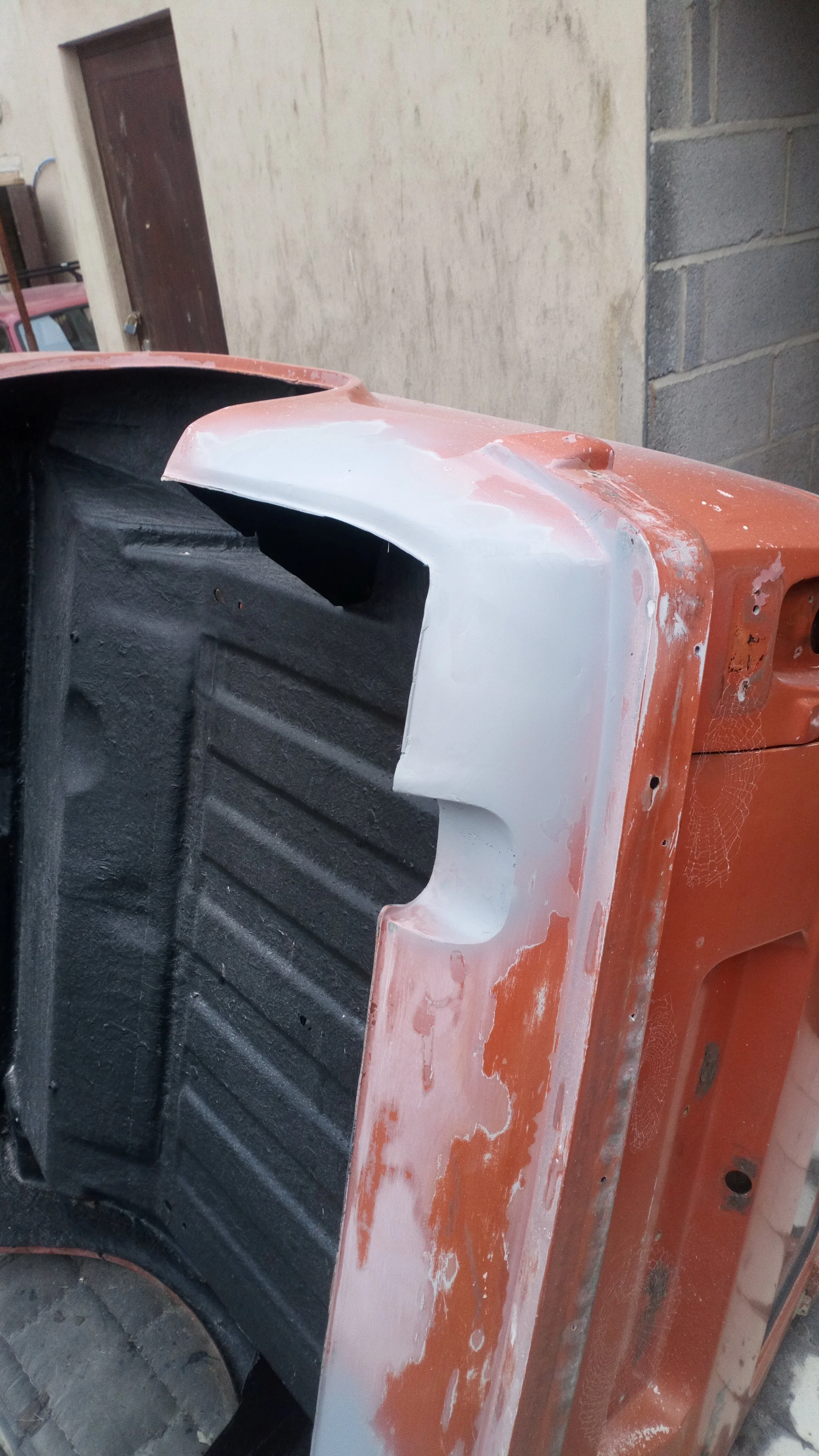 A Groovy Body: fibre-glass repairs to the Kitten: Part 6