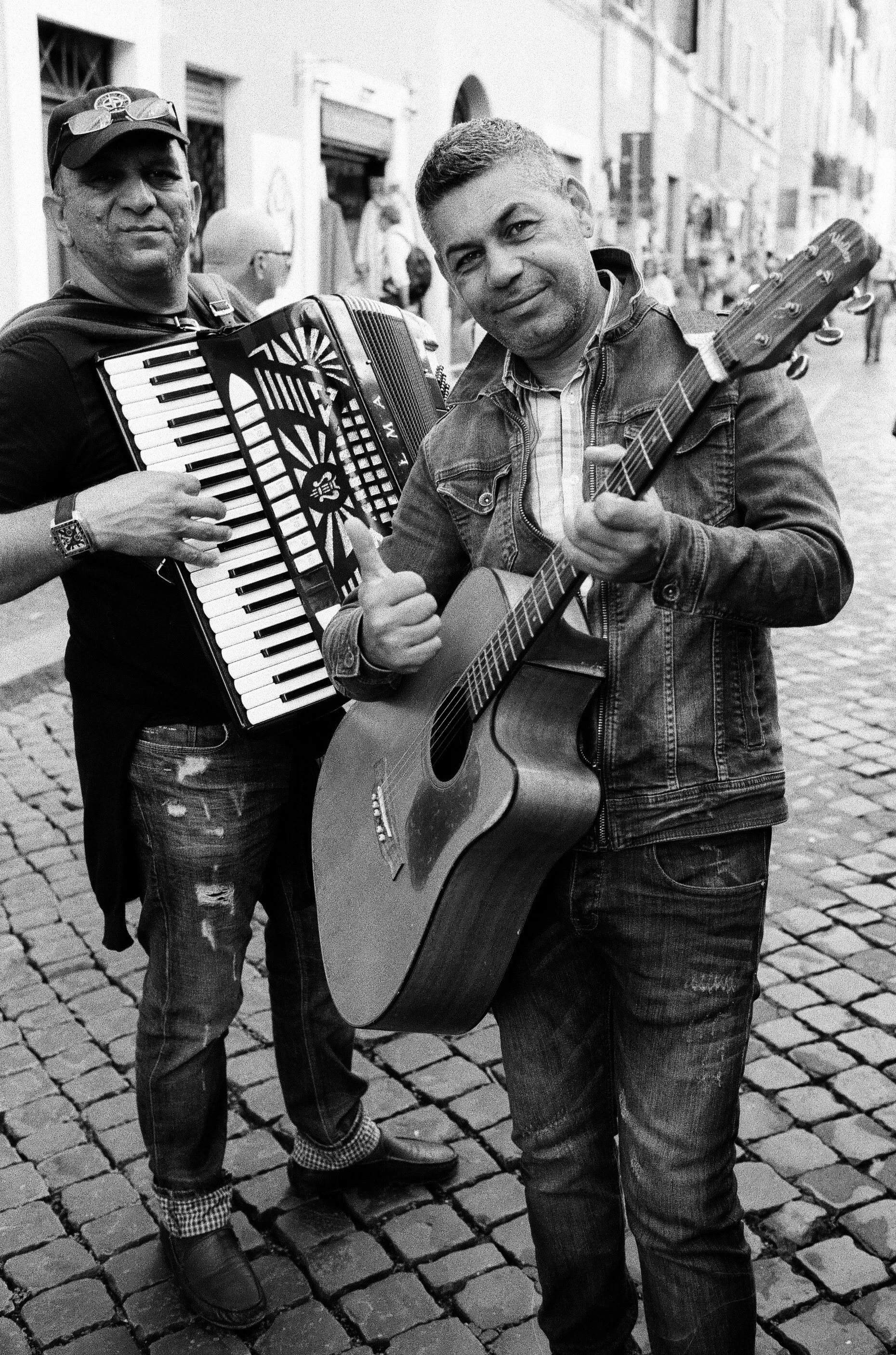 Street performers, Prati district - Rome