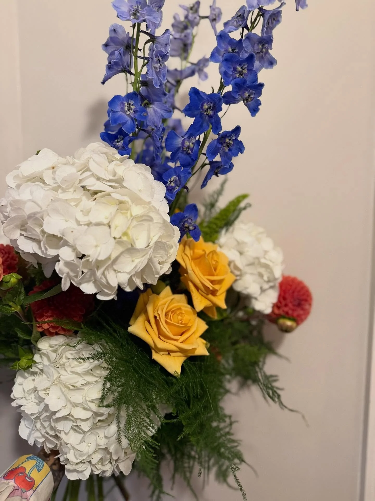 Fresh beautiful seasonal flowers. Open at 10.
