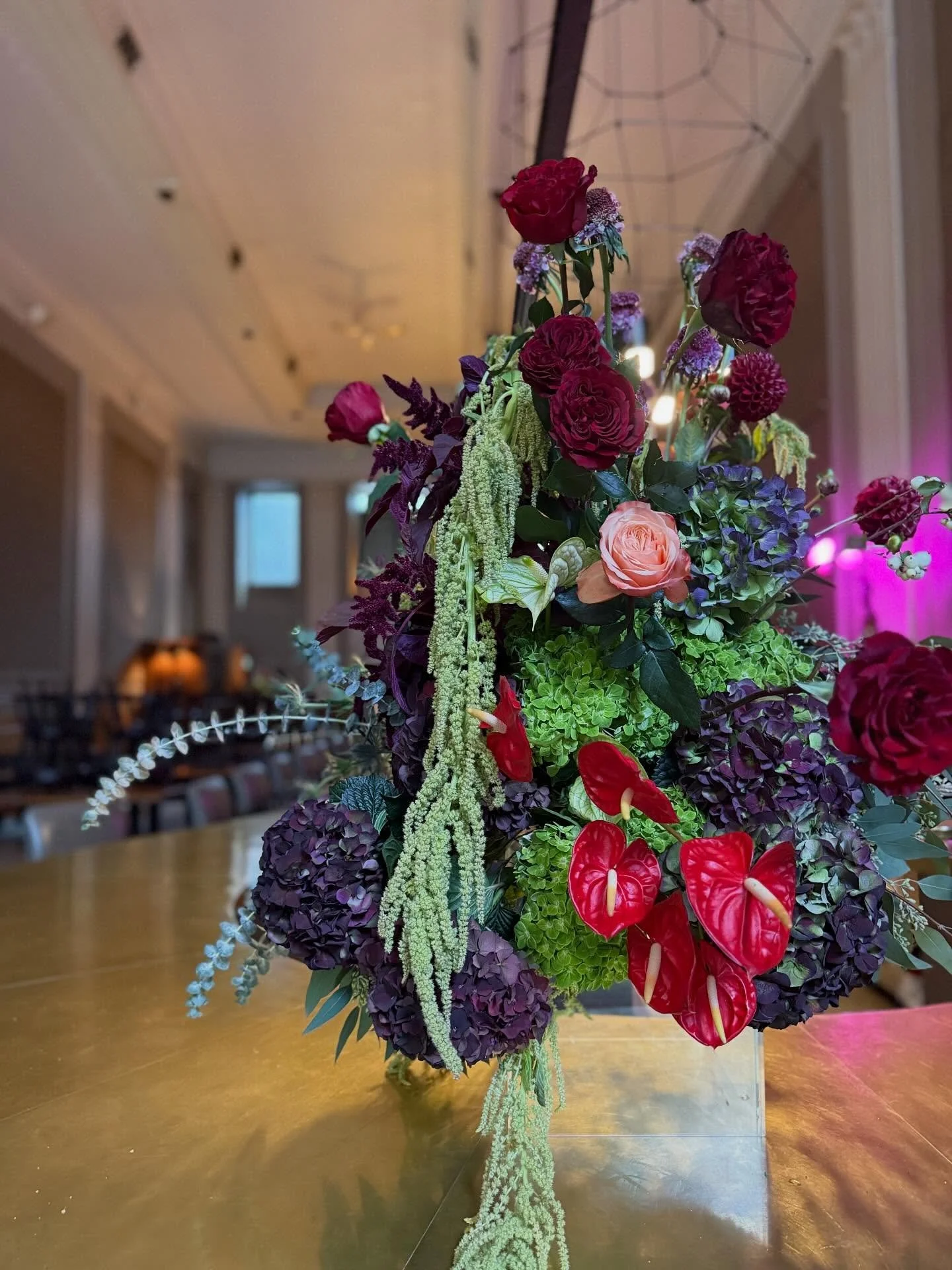 Thank you for trusting me with your wedding flowers D &amp; D, venue @dineriviera 🤍