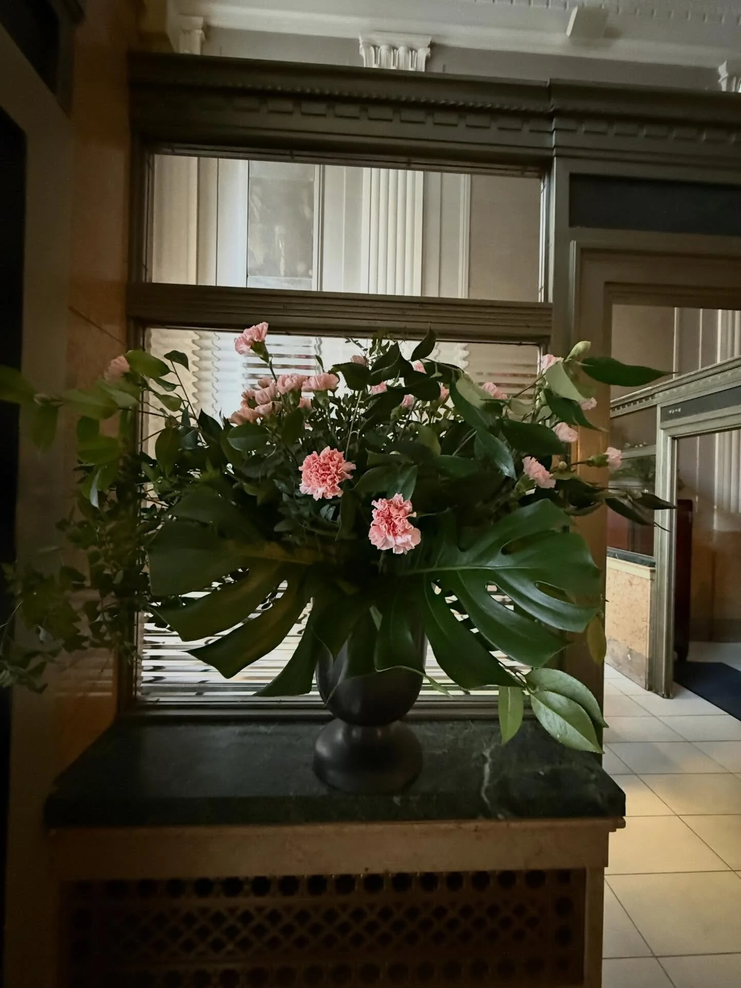 Happy Thursday everyone&hellip; @dineriviera 🩶