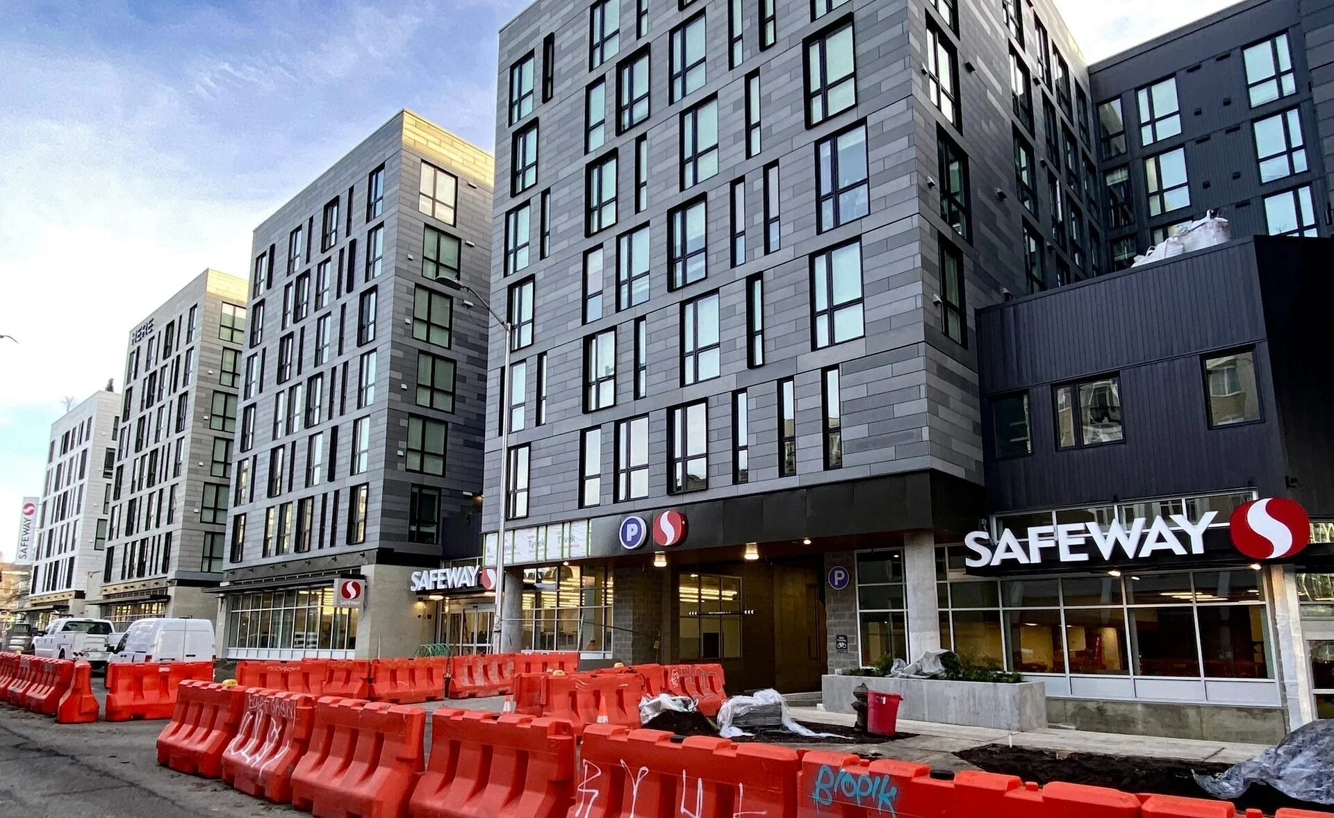 UDistrict Safeway Enforcing New Customer Dress Code — Off Leash