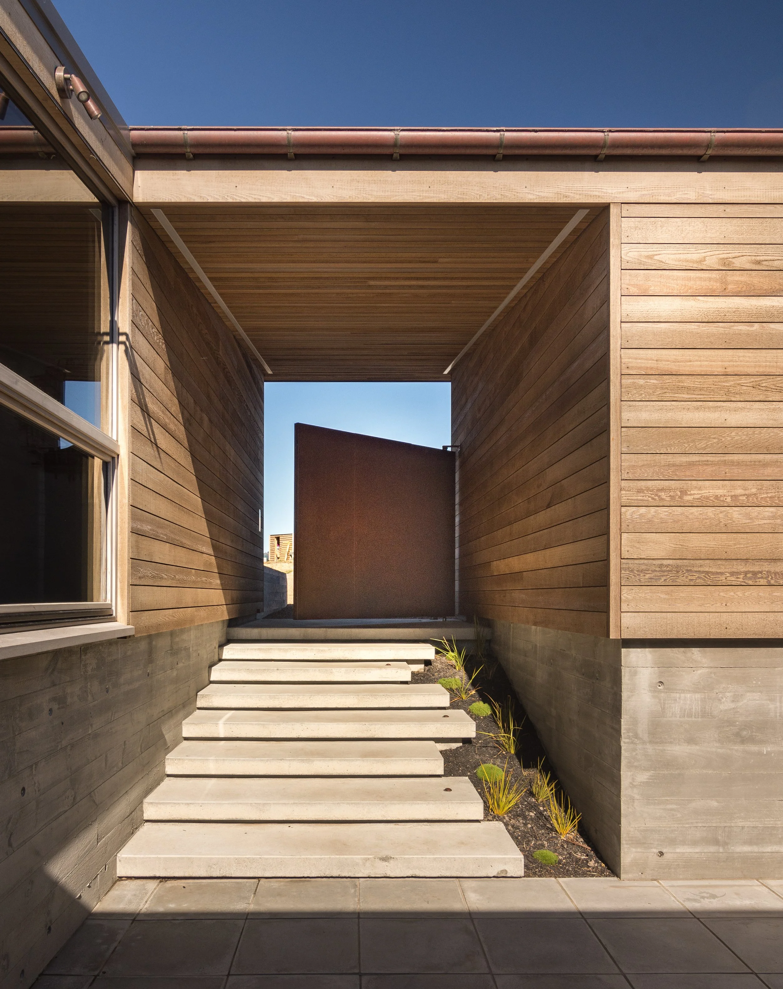 Cave House_Courtyard Entrance_Mick Stephenson_5.jpg