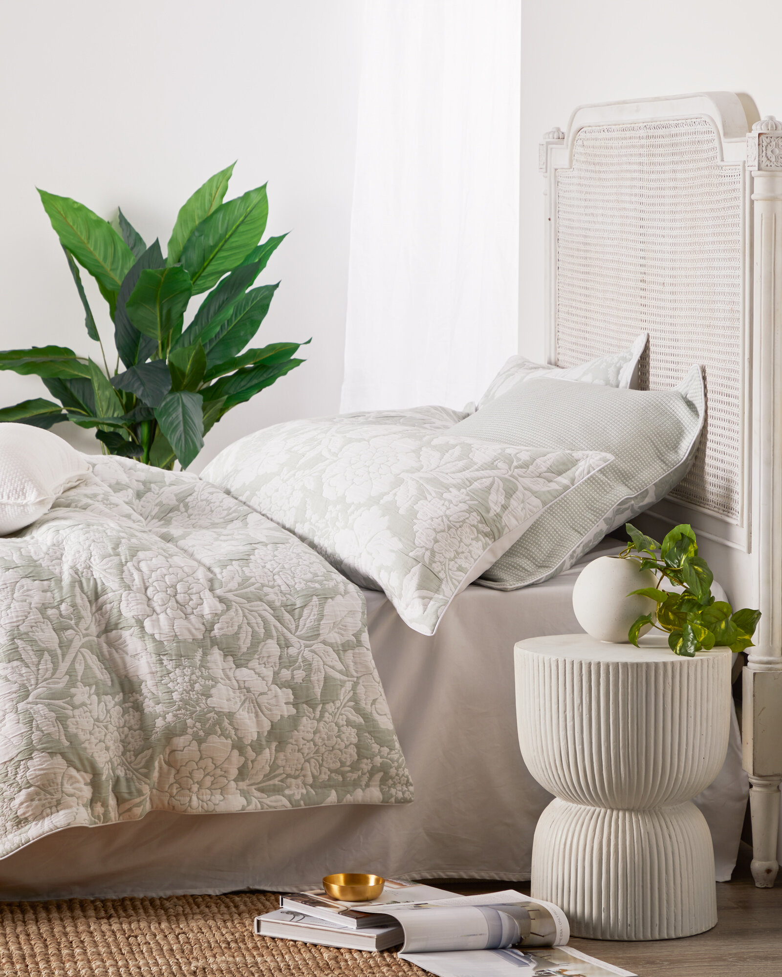 How to incorporate plants into the bedroom