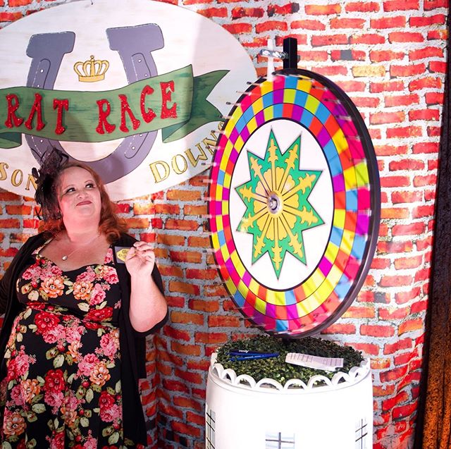 little Gloria Upson&rsquo;s color wheel dazzles and delights in the &ldquo;Rat Race&rdquo; game on our exciting midway. #theniteisriteshow #theniteisrite #gameshow #corporateevents #eventplanner #mylezedward #creationsbymylezedward #casino #casinopar